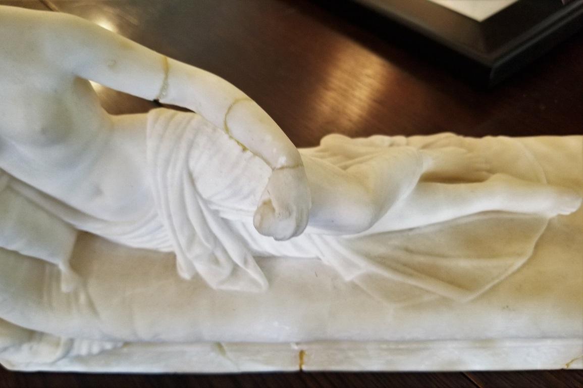 reclining venus sculpture