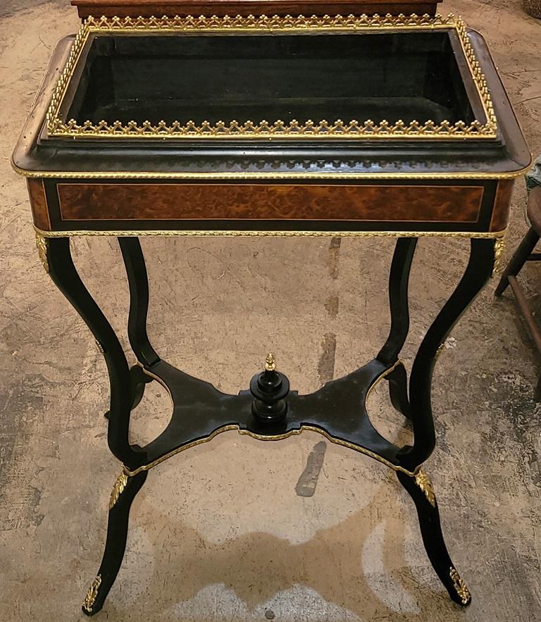 PRESENTING A GORGEOUS ‘Period’ 19C Napoleon III Ebony and Amboyna Jardiniere or Plant Stand.

From circa 1860, this Jardiniere or Plant Stand is of the highest QUALITY.

Made during the Reign of Napoleon III.

In the style of a side table.

It is