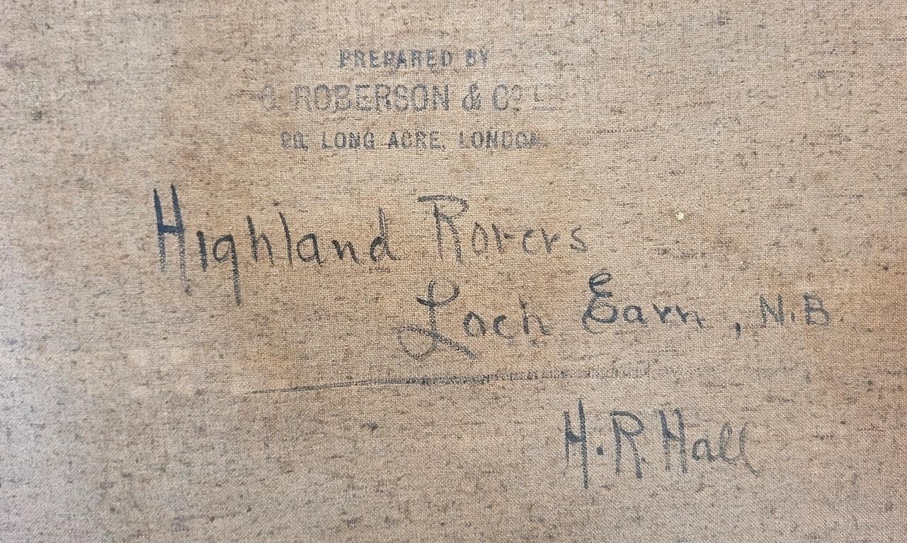 Nous présentons une magnifique et très désirable huile sur toile du 19e siècle, Highland Rovers at Loch Earn, par HR Hall.

Circa 1890-1900 et peinte par Henry Robinson Hall, un artiste britannique renommé, connu pour ses scènes des Highlands