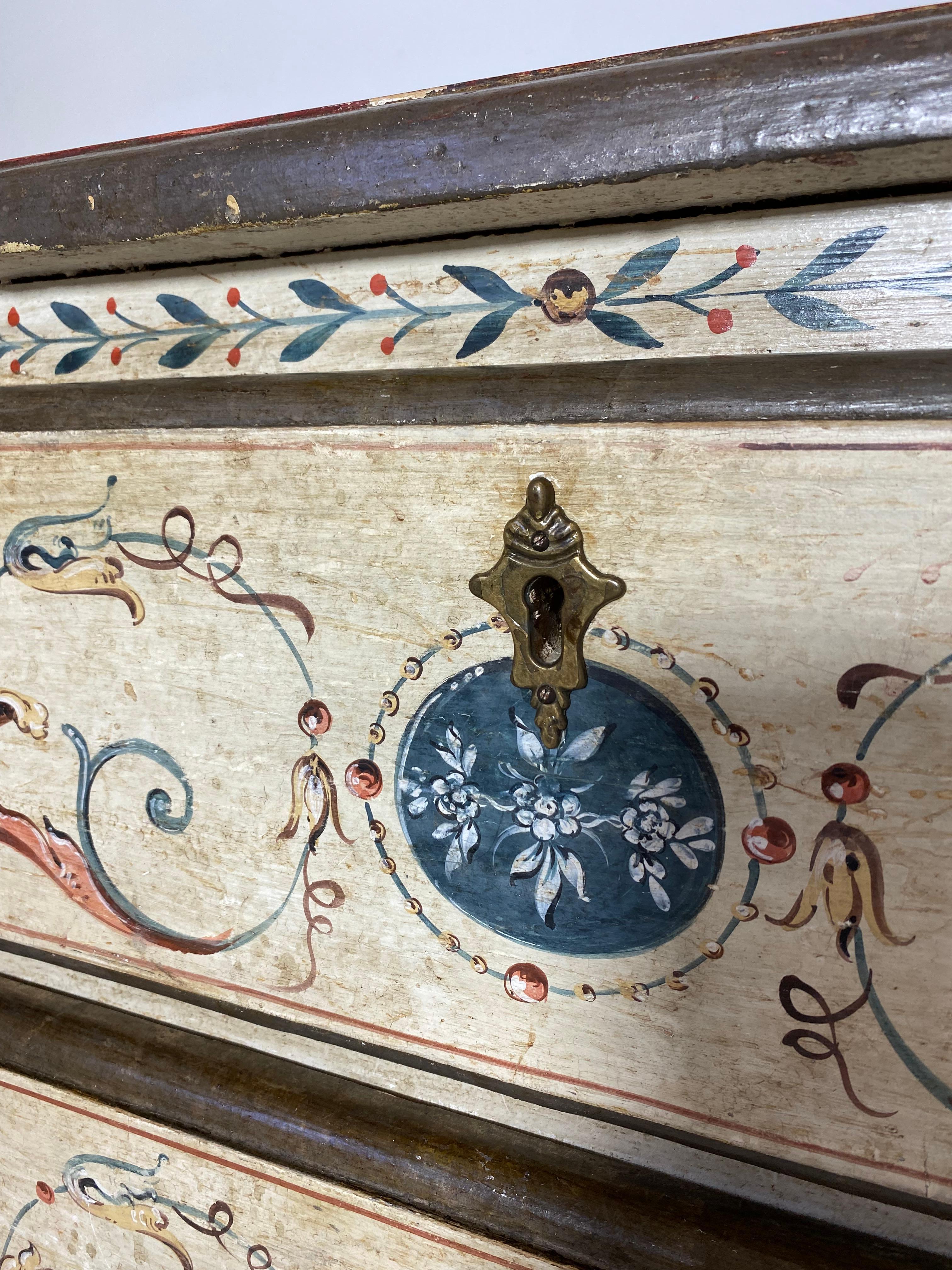 Neoclassical 19th Century Painted Italian Commode For Sale