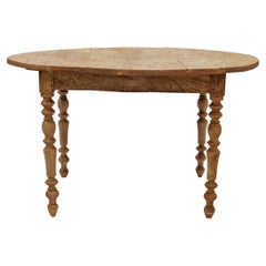 Table de salle à manger ronde européenne primitive du 19e siècle en bois blond 