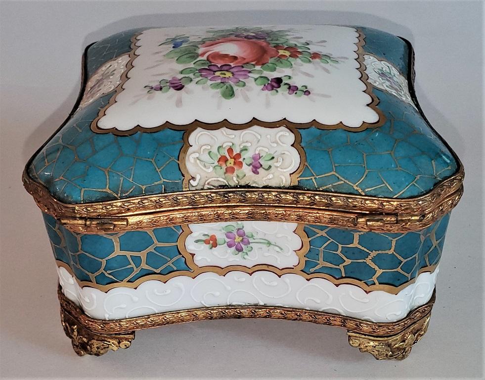 19th Century Samson Paris Porcelain Trinket Box For Sale 1