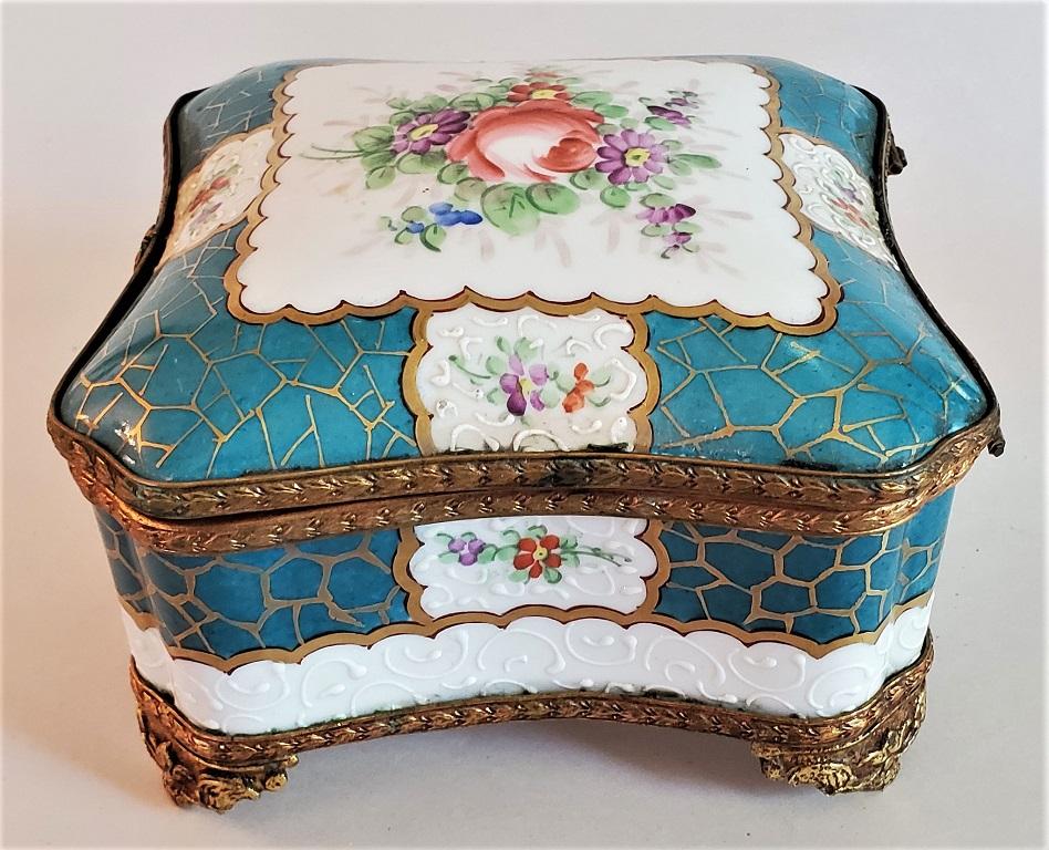19th Century Samson Paris Porcelain Trinket Box For Sale 3