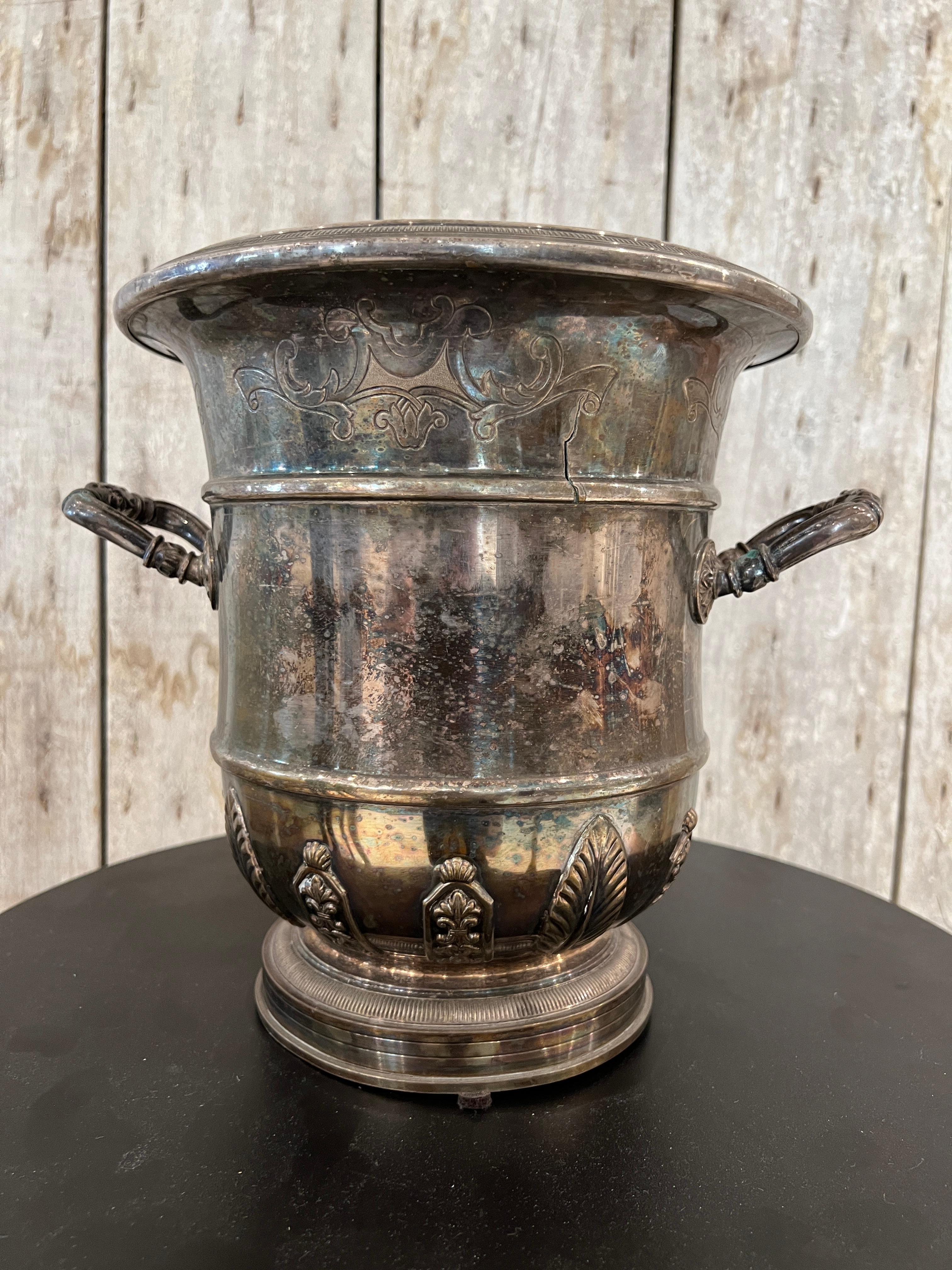 19c Wine Bucket In Fair Condition For Sale In New Orleans, LA