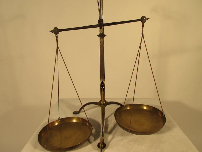 19century English Balancing Scale In Good Condition For Sale In Tarrytown, NY