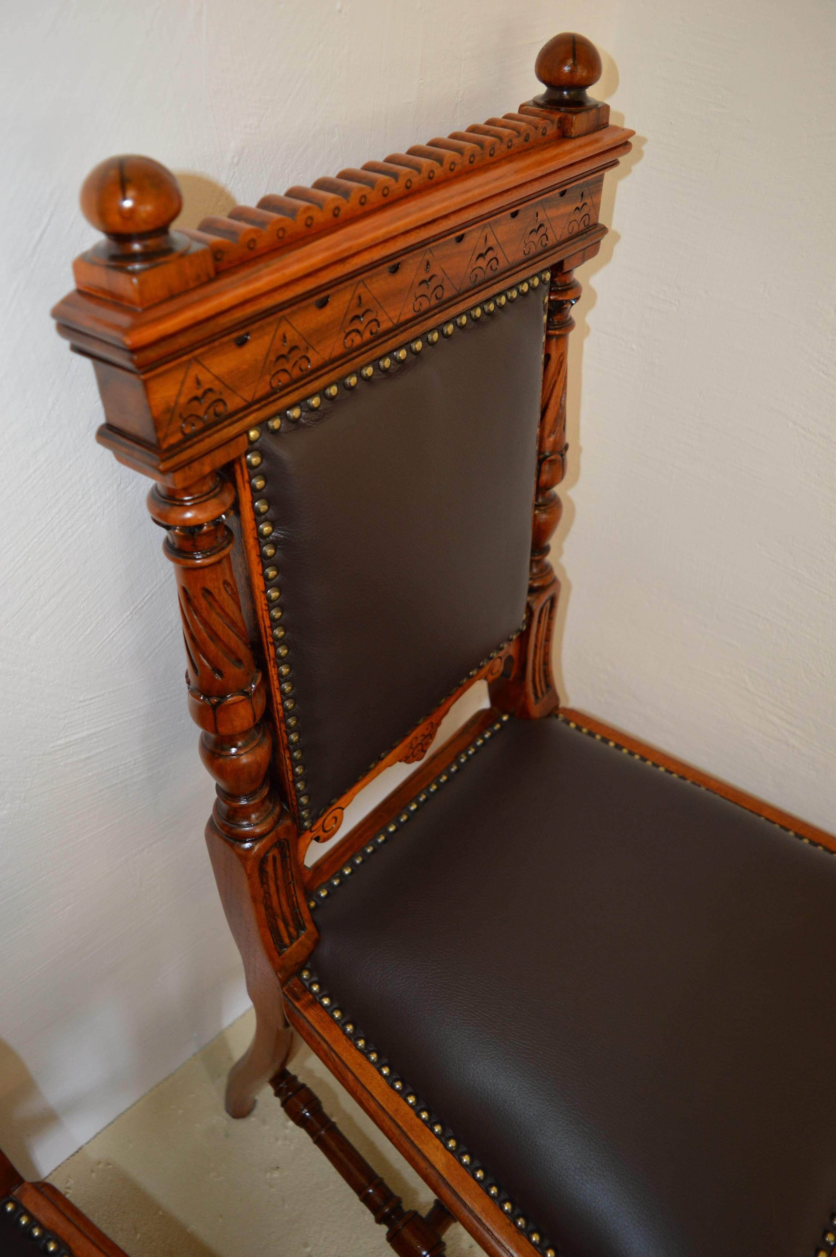 19th Century Walnut Dinner Set and Two Cupboard im Angebot 8