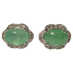 1.9 Karat Hellgrüner Ohrstecker Typ A Jadeit und natürlicher Diamant