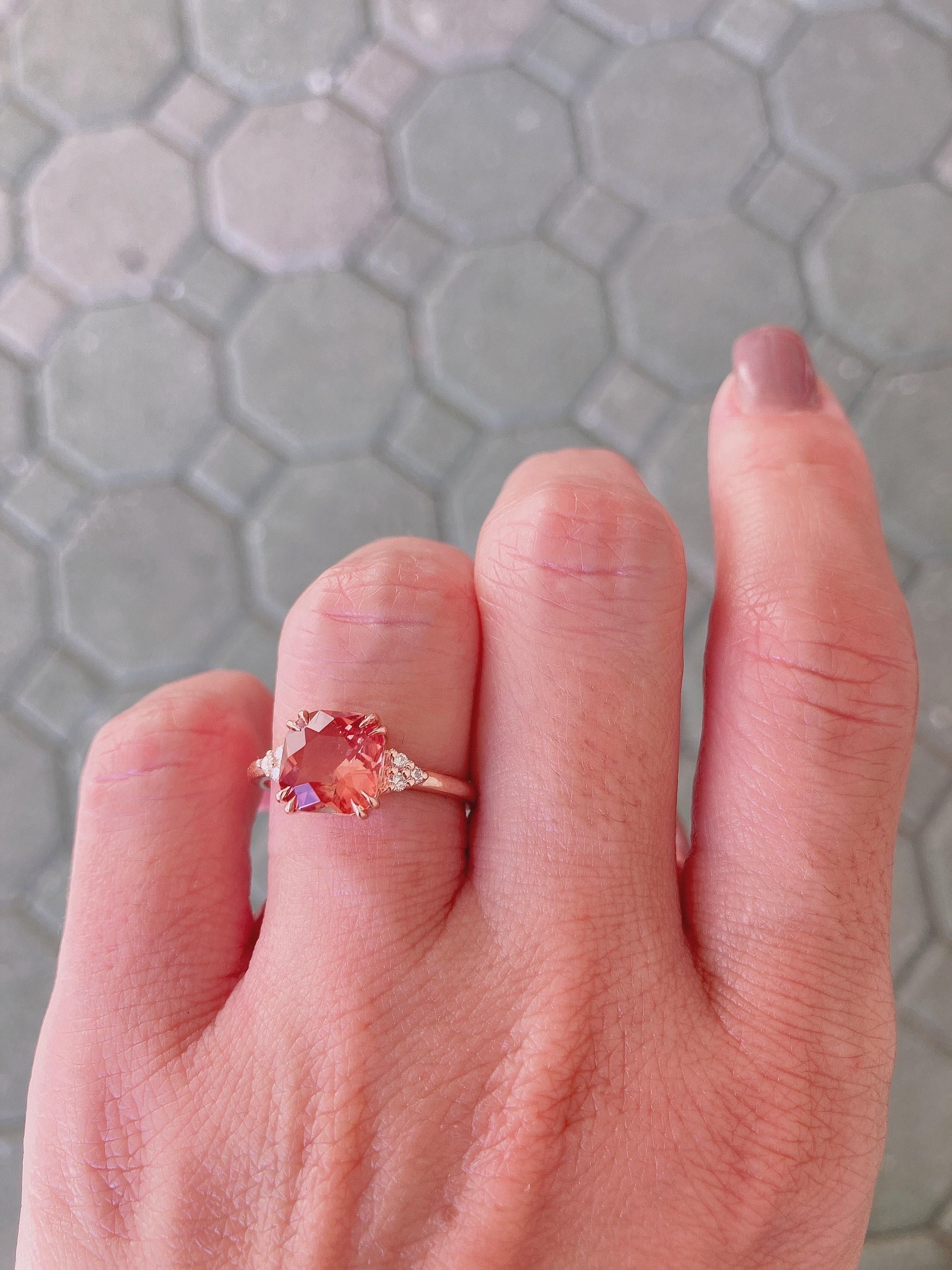 1.9ct Reddish Orange Oregon Sunstone with Diamond Sides Engagement Ring 14K Gold In New Condition In Osprey, FL