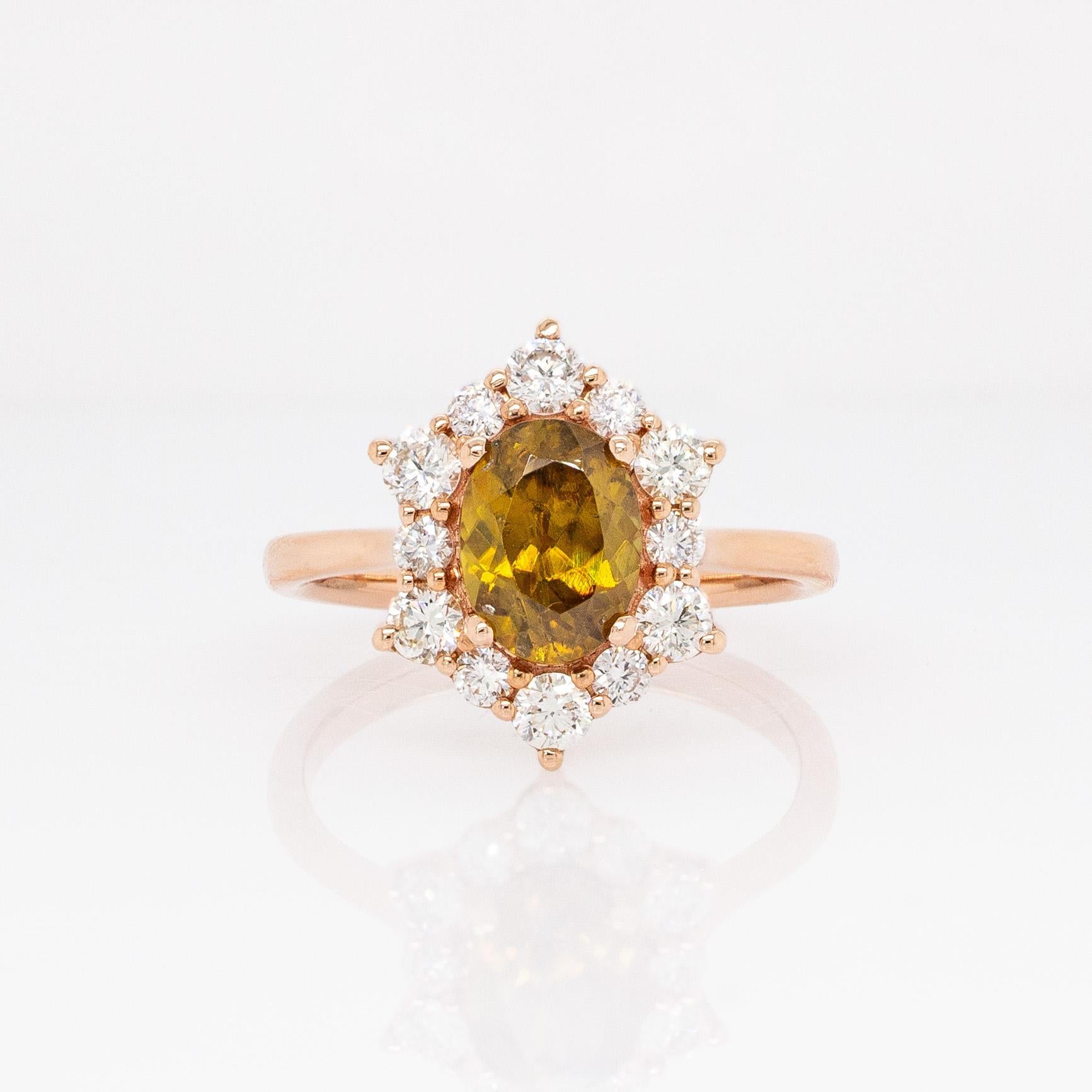 Contemporain Bague en sphène de 1,9cts avec accents de diamants naturels : Or rose massif 14K, ovale 8x6mm en vente