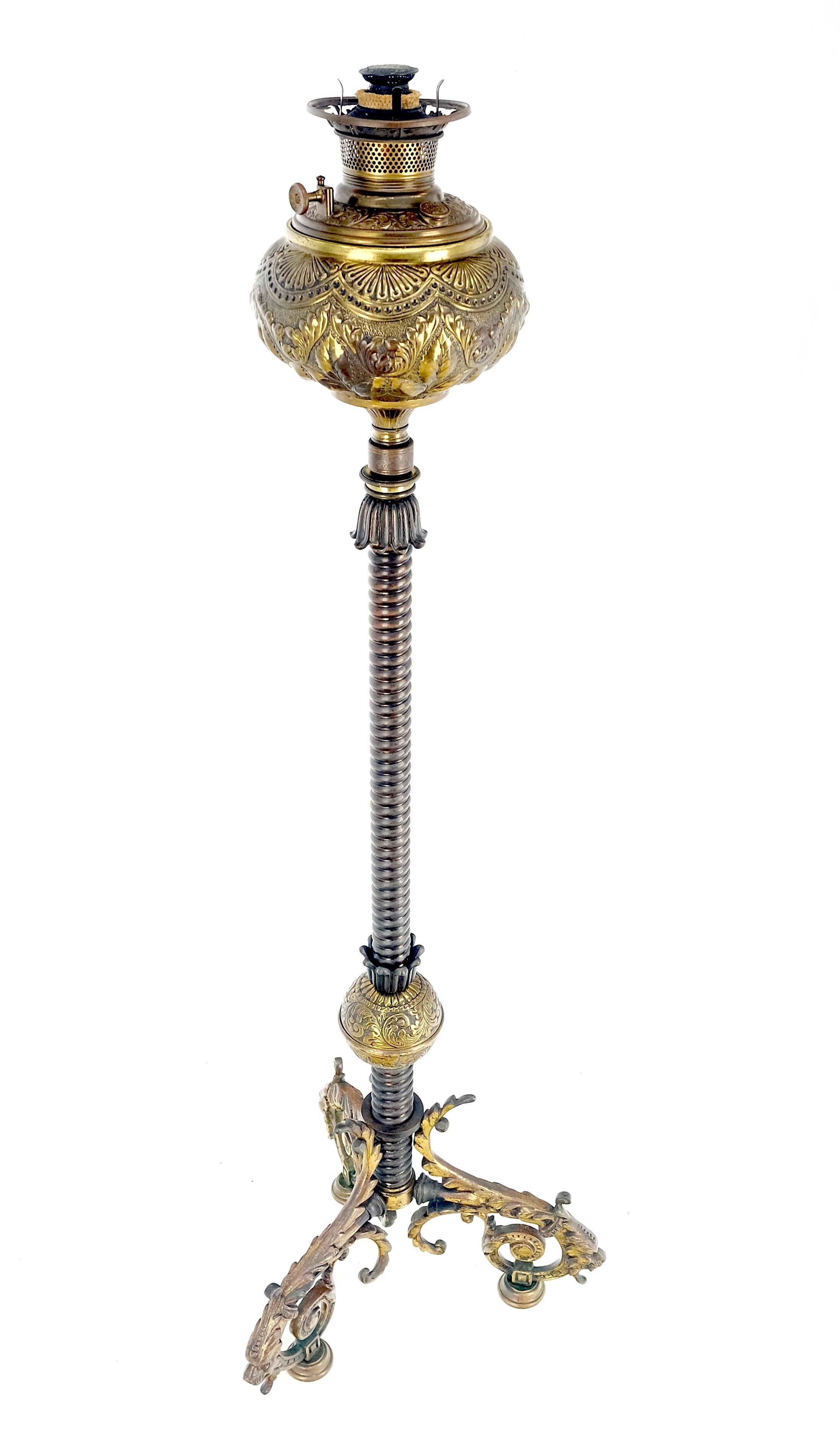 19h Jahrhundert Guss poliertem Messing Stativ Basis einstellbare Höhe Öl Flor Lampe MINT im Angebot 5