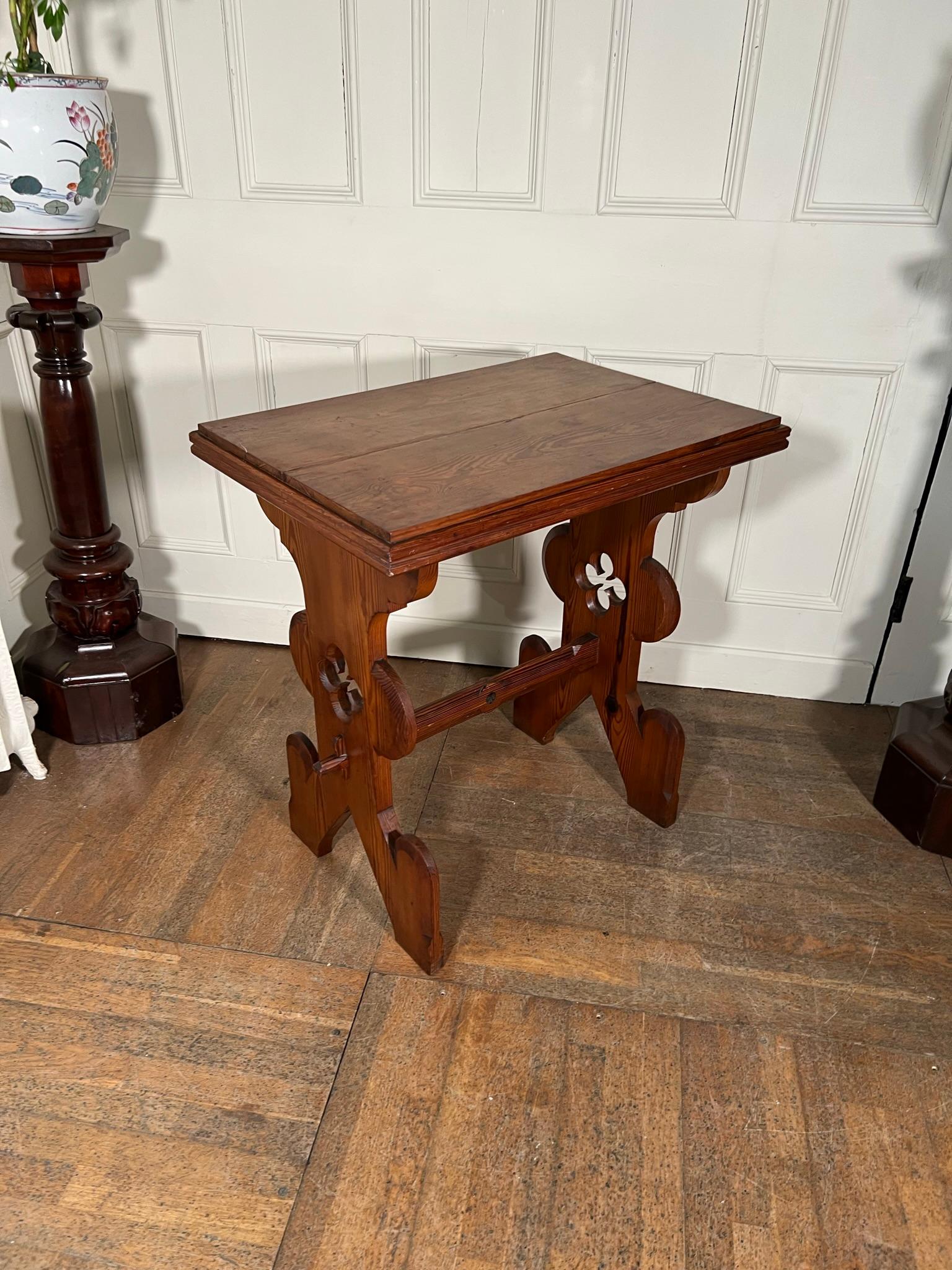 19th Century Gothic Pine Table For Sale 1