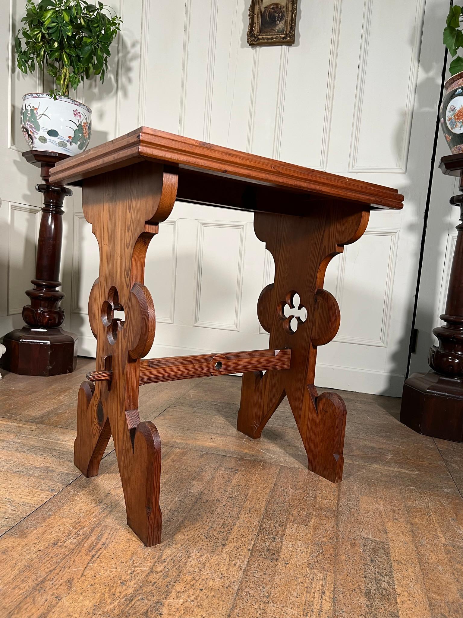 19th Century Gothic Pine Table For Sale 4