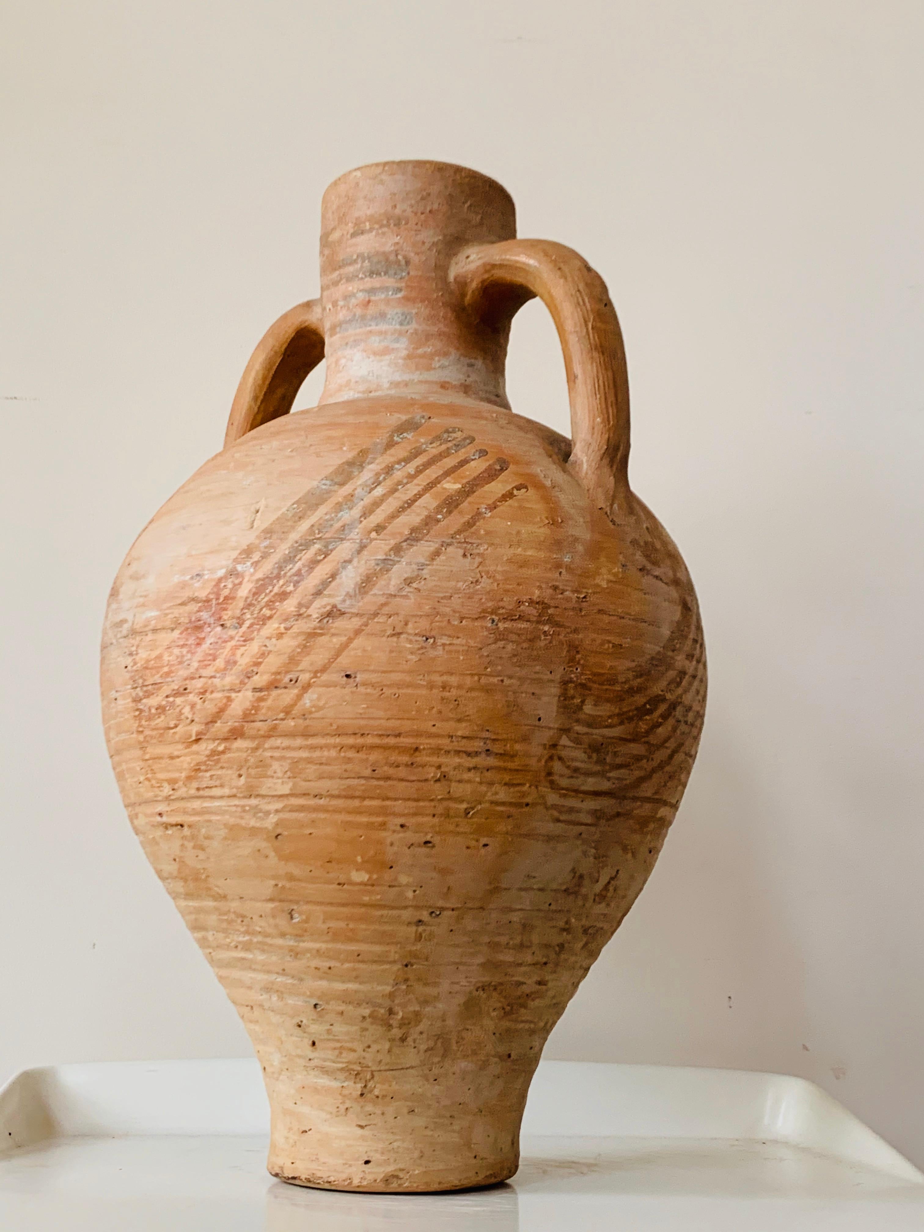 Sculpté à la main vase en terre cuite Picher 