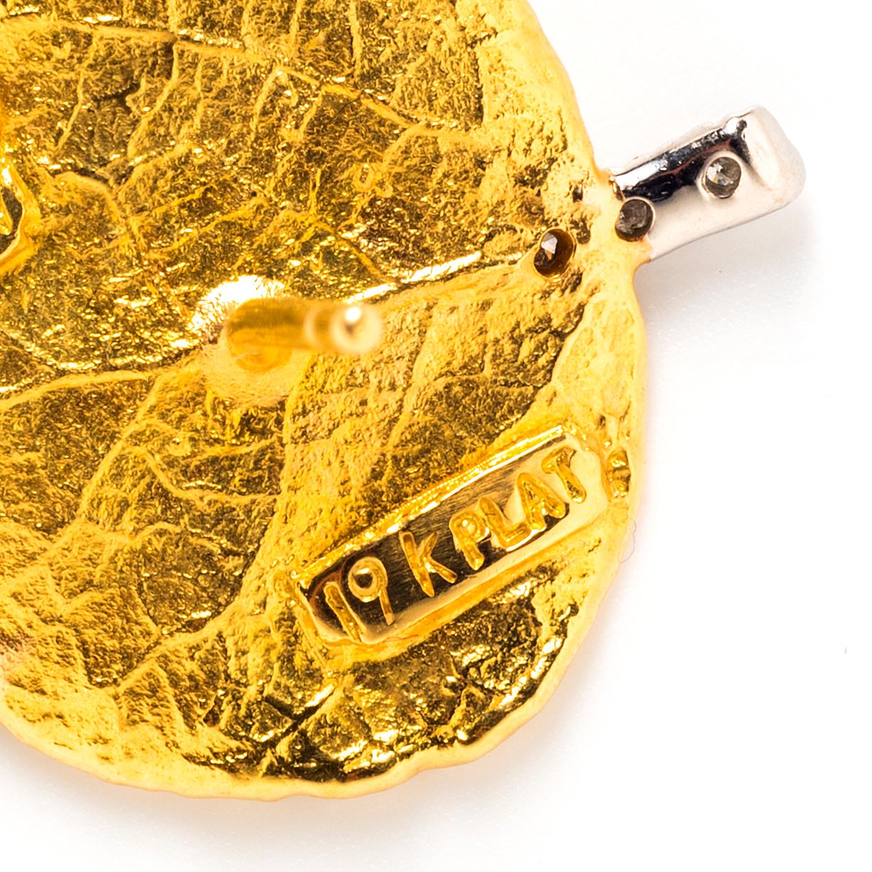 19k Gold und Diamant Blatt Ohrringe (Rundschliff) im Angebot