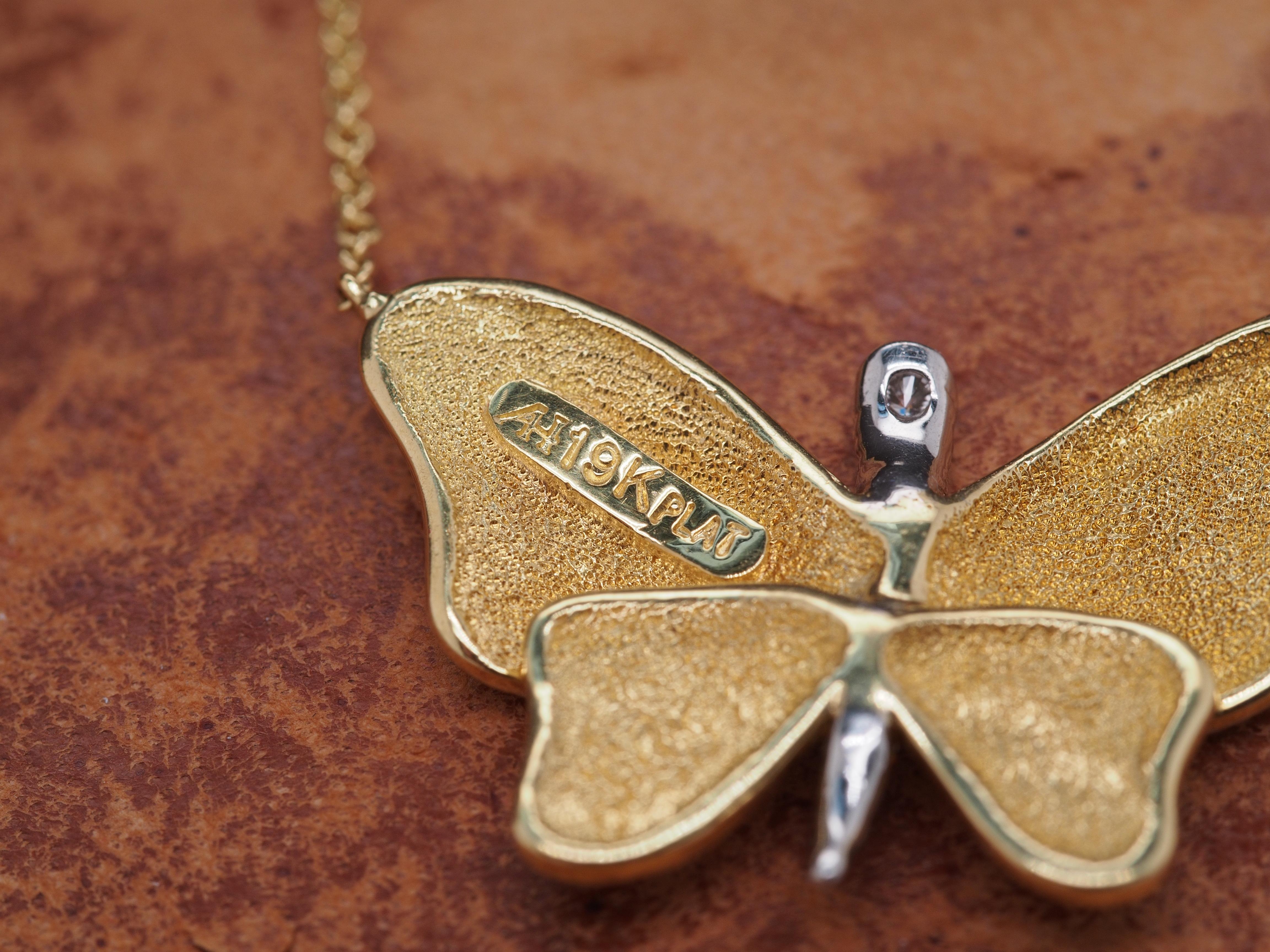 19K Yellow Gold/Platinum .25cttw Round Brilliant Diamond Butterfly Necklace For Sale 1