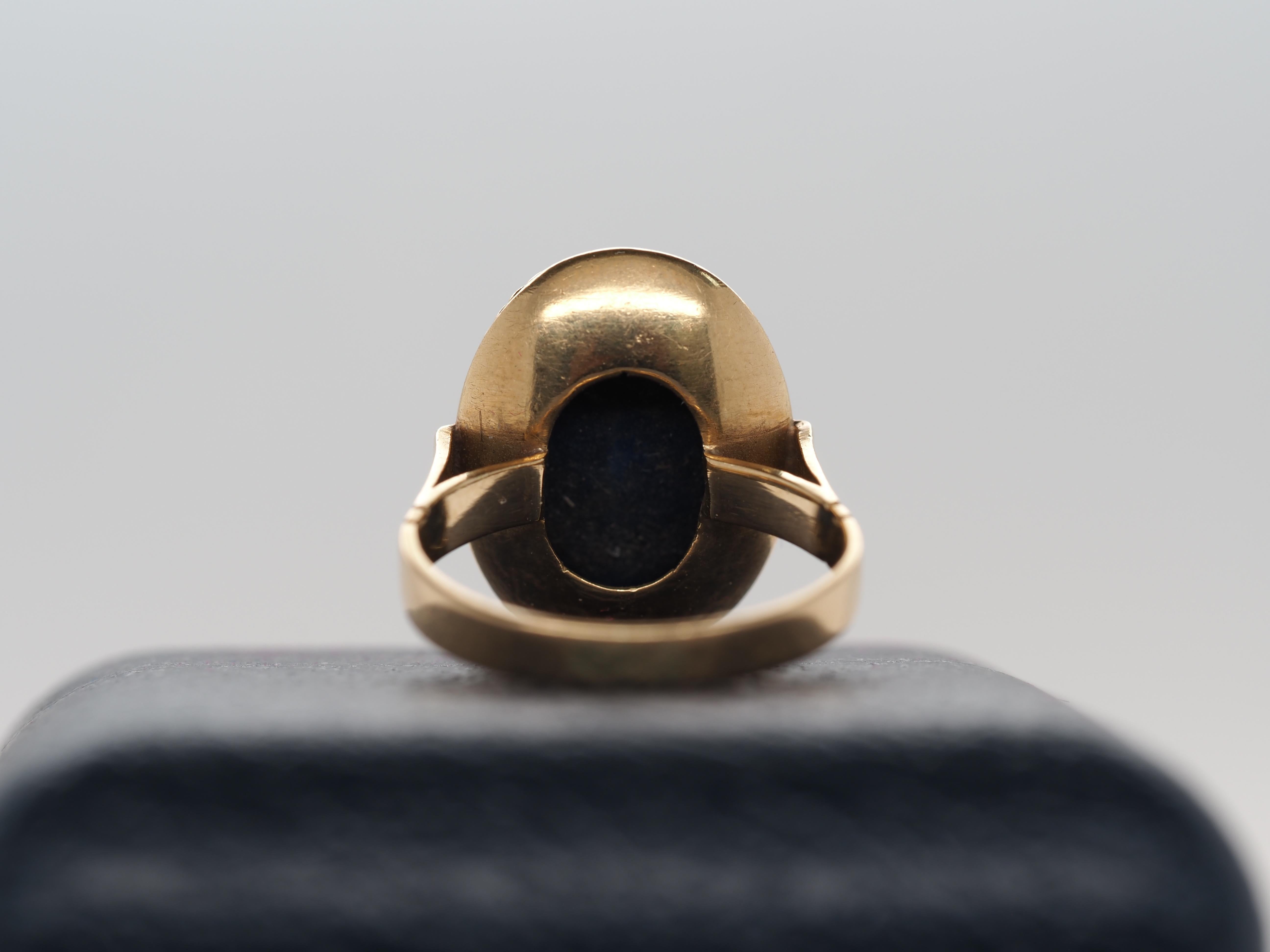 19k Yellow Gold Vintage Oval Shape Lapis Ring For Sale 3