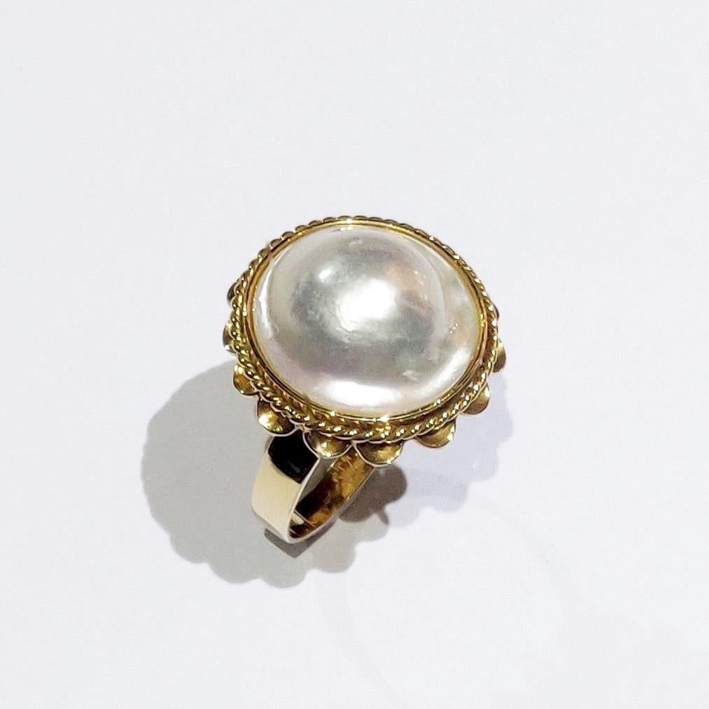 Baroque Mabe Pearl 18 Karat Gold Frill Ring For Sale