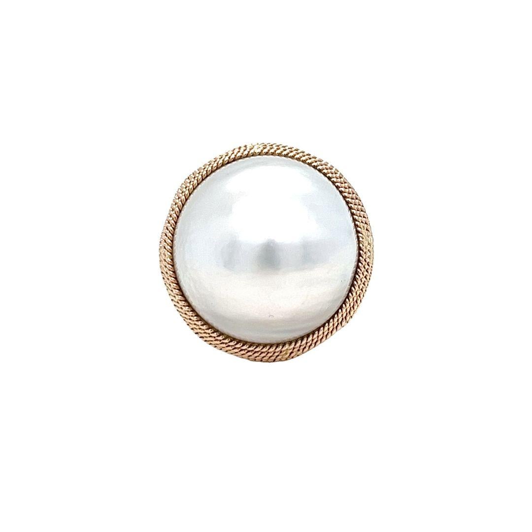 Round Cut 19mm Mabe Pearl Ring in Yellow Gold For Sale