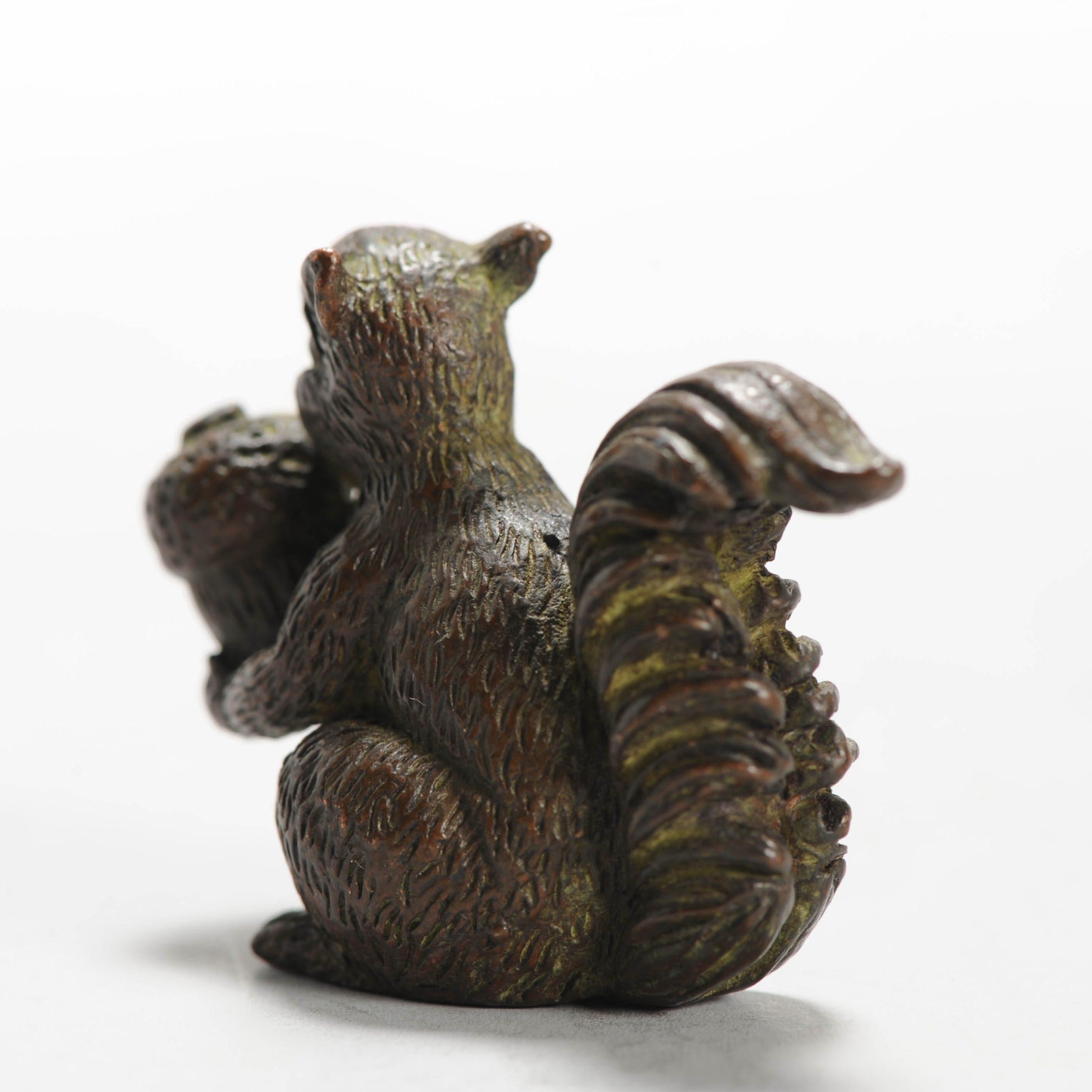 19th / 20th c Bronze Netsuke Squirrel with a nut Japanese Japan For Sale 4