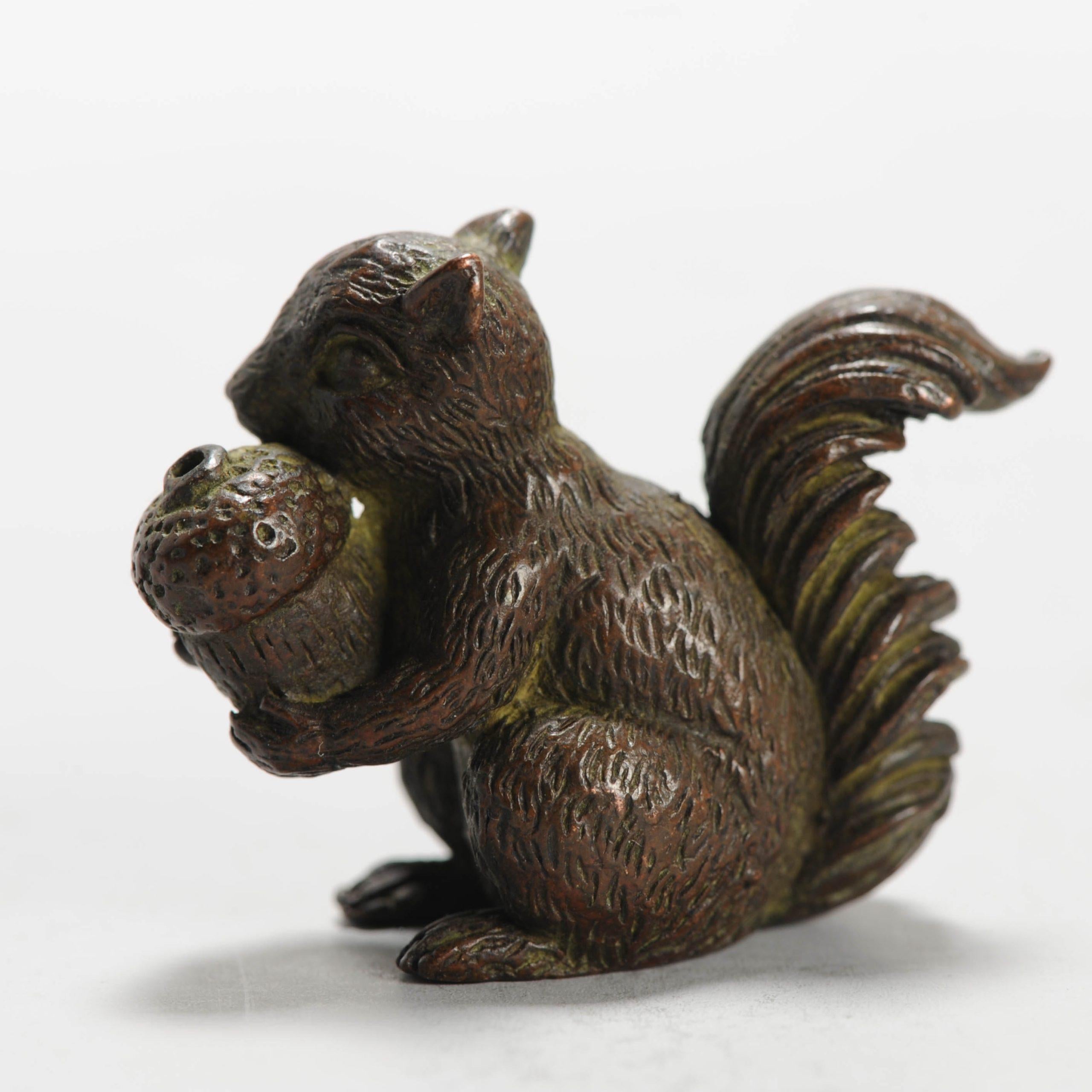 19th / 20th c Bronze Netsuke Squirrel with a nut Japanese Japan For Sale 6
