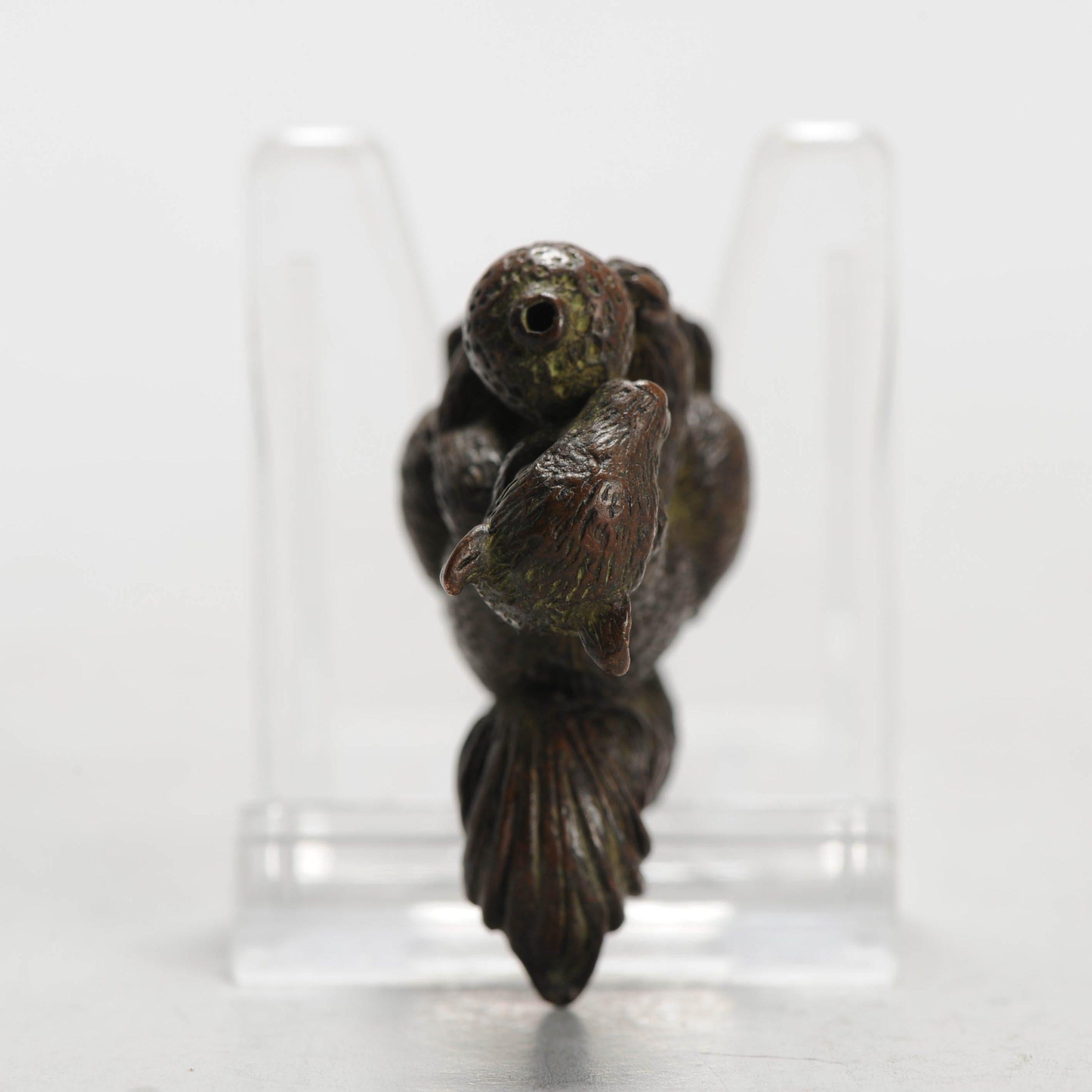 Metal 19th / 20th c Bronze Netsuke Squirrel with a nut Japanese Japan For Sale