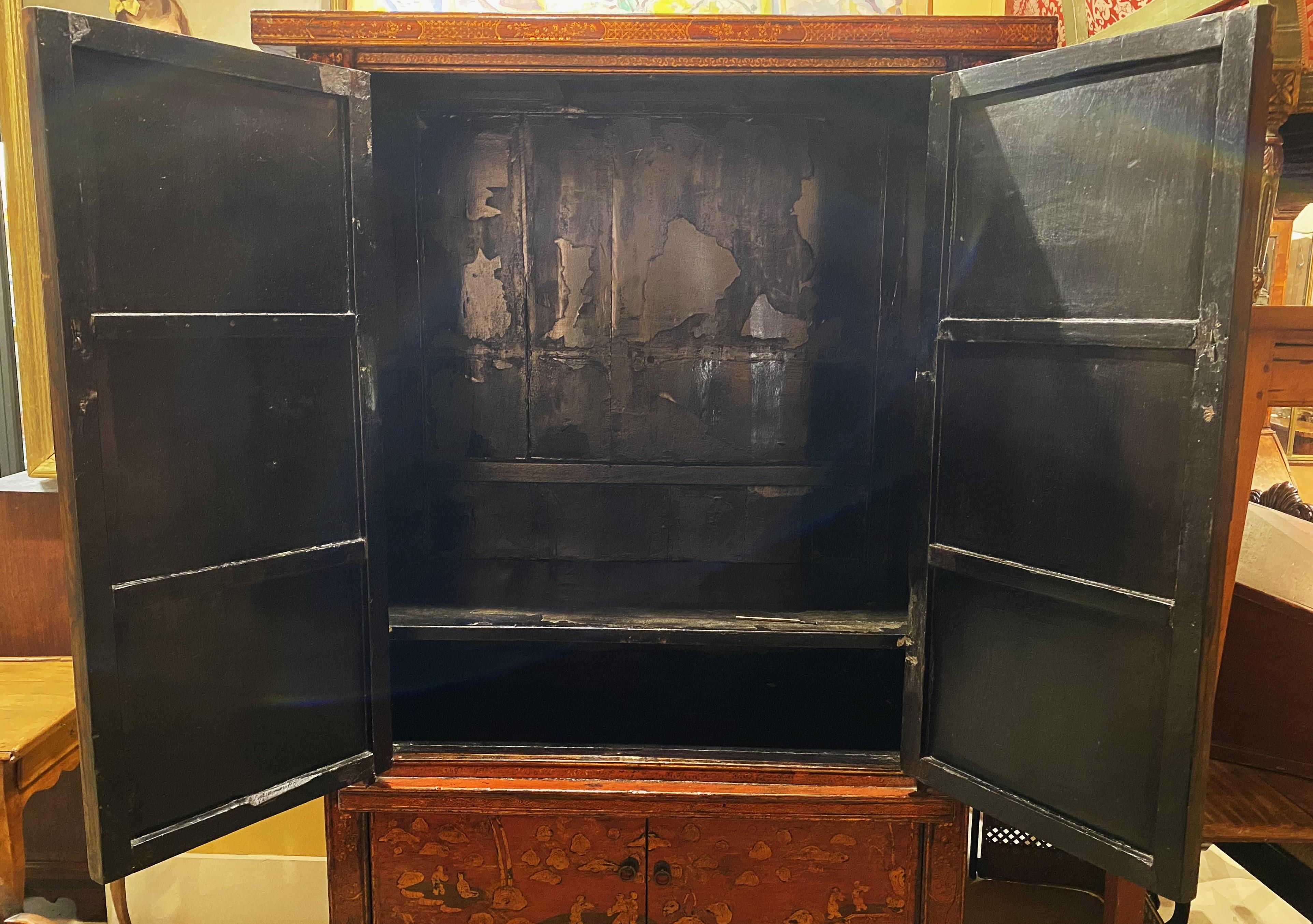 A.I.C., armoire ou meuble de mariage à décor peint en rouge et doré en vente 1