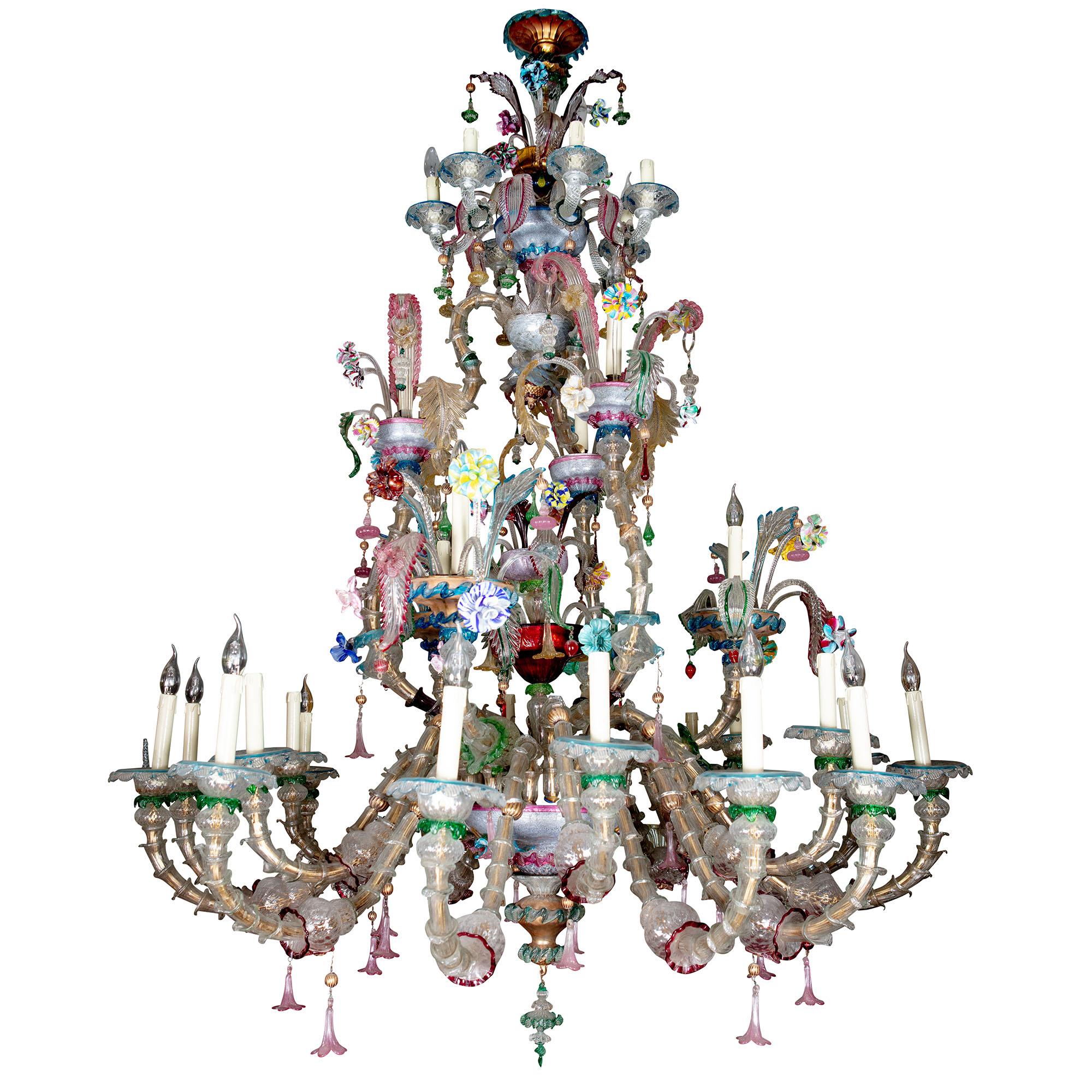 Lustre de Murano polychrome à 30 têtes, XIXe - XXe siècle Bon état - En vente à London, by appointment only