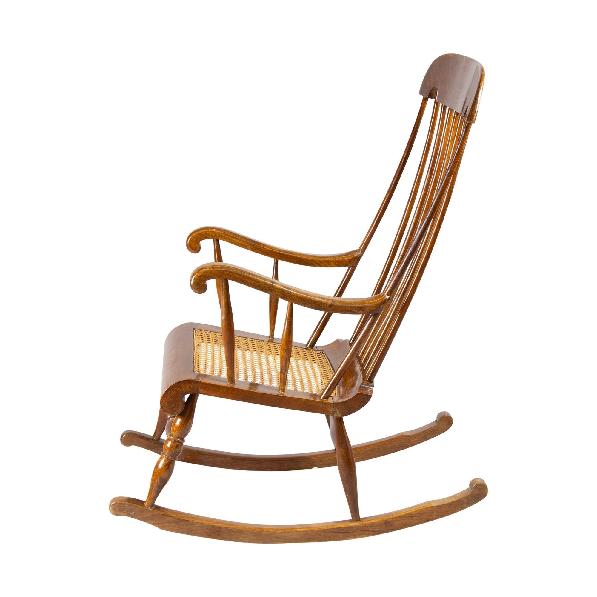 Allemand Fauteuil à bascule en bois de hêtre du 19ème / 20ème siècle en vente