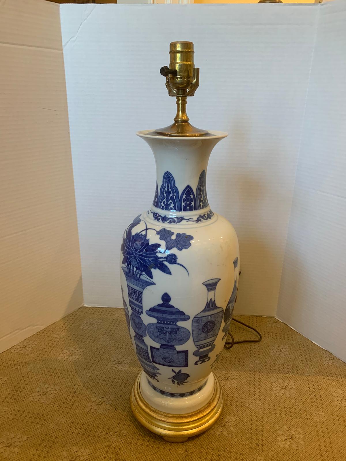 19th-20th Century Blue and White Porcelain Lamp from Estate of D. Byers In Good Condition For Sale In Atlanta, GA