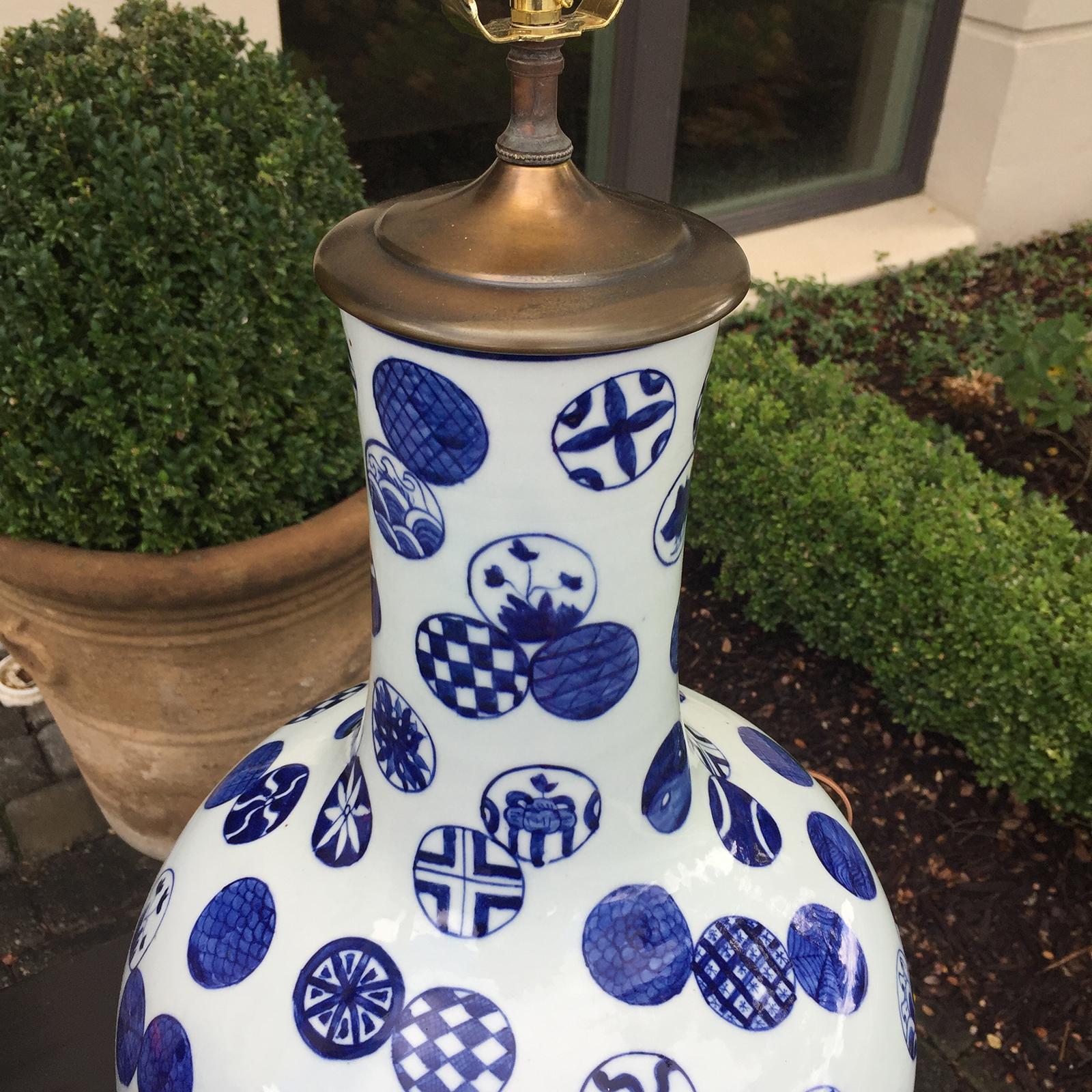 19th-20th Century Chinese Blue and White Porcelain Vase as Lamp In Good Condition For Sale In Atlanta, GA