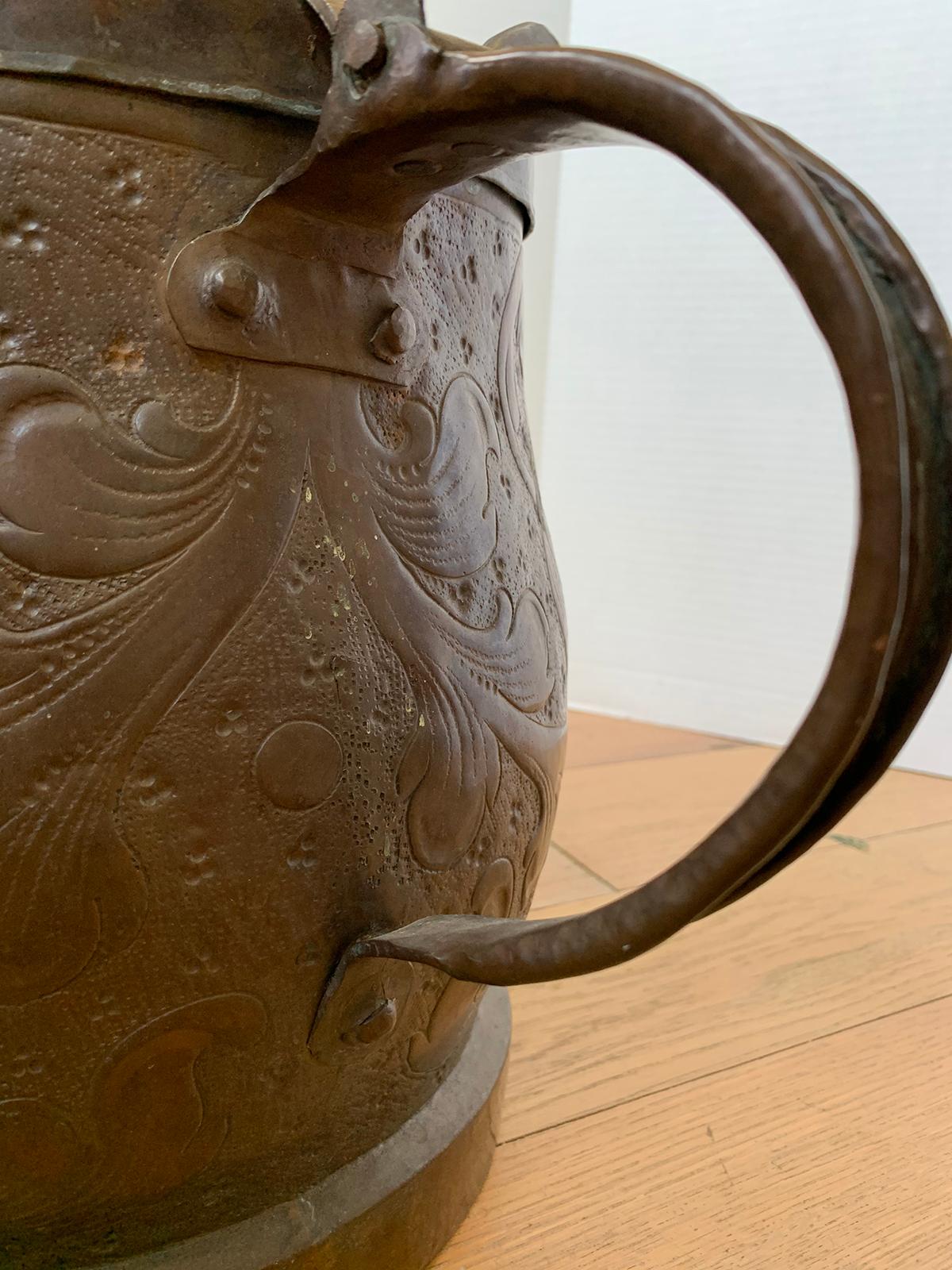 19th-20th Century Eastern Continental Copper Watering Can with Lid For Sale 7