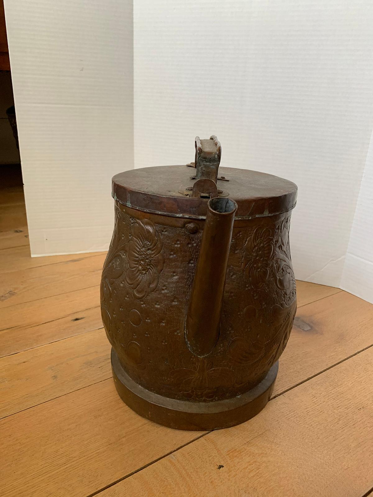 19th-20th Century Eastern Continental Copper Watering Can with Lid For Sale 1