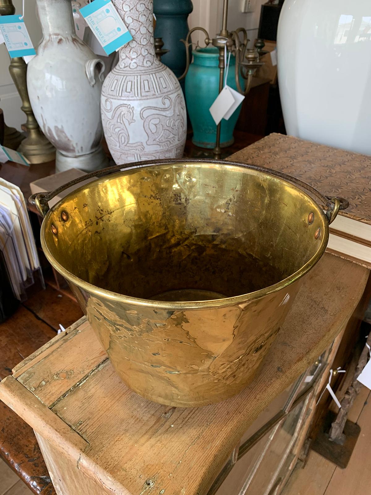 19th-20th Century English Brass Bucket with Iron Handle In Good Condition In Atlanta, GA
