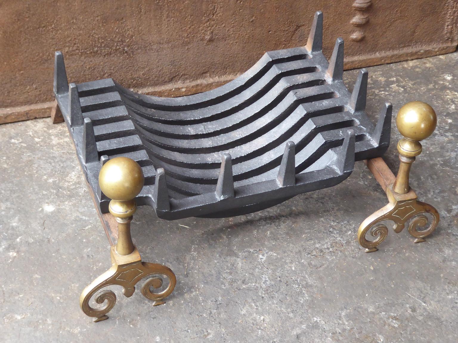 British 19th-20th Century English Fireplace Grate or Fire Basket