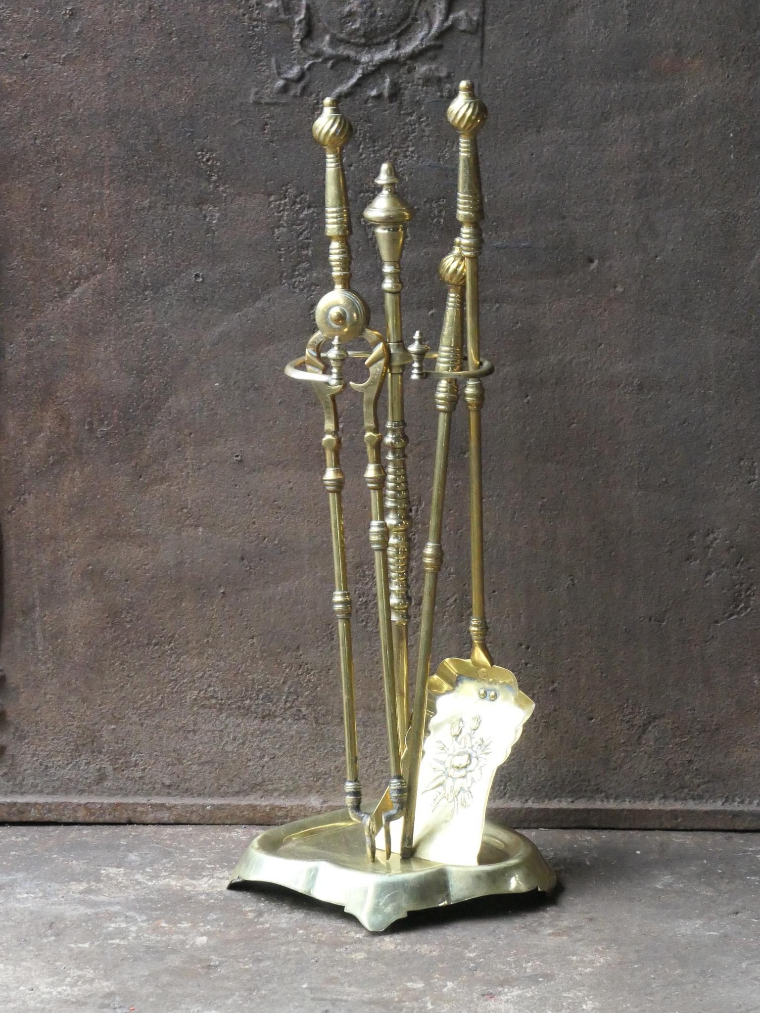 Francese Attrezzi per caminetto o strumenti per il fuoco in stile Art Nouveau francese del XIX-XX secolo in vendita