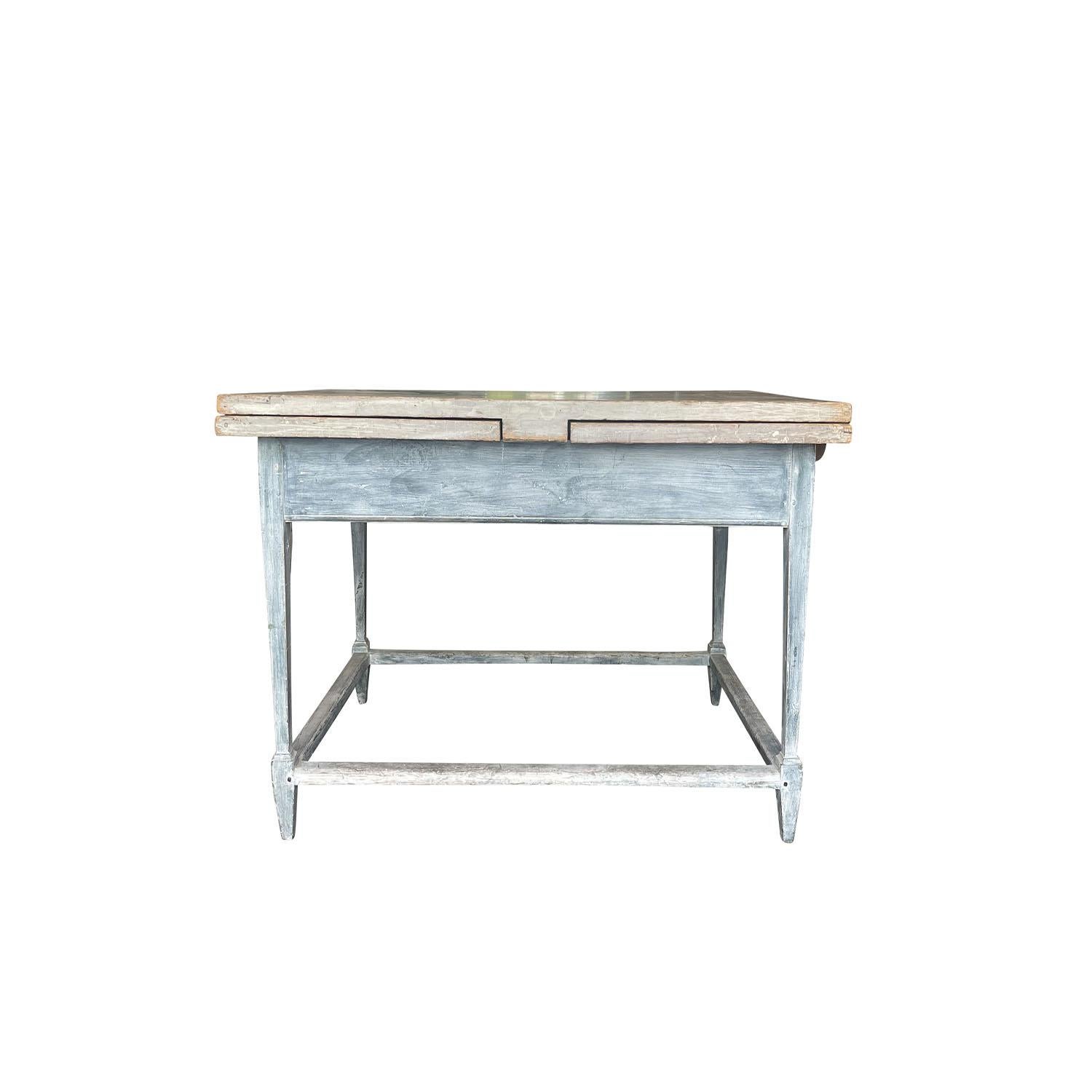 Table de cuisine ancienne en pin provençal français du 19ème - 20ème siècle Bon état - En vente à West Palm Beach, FL