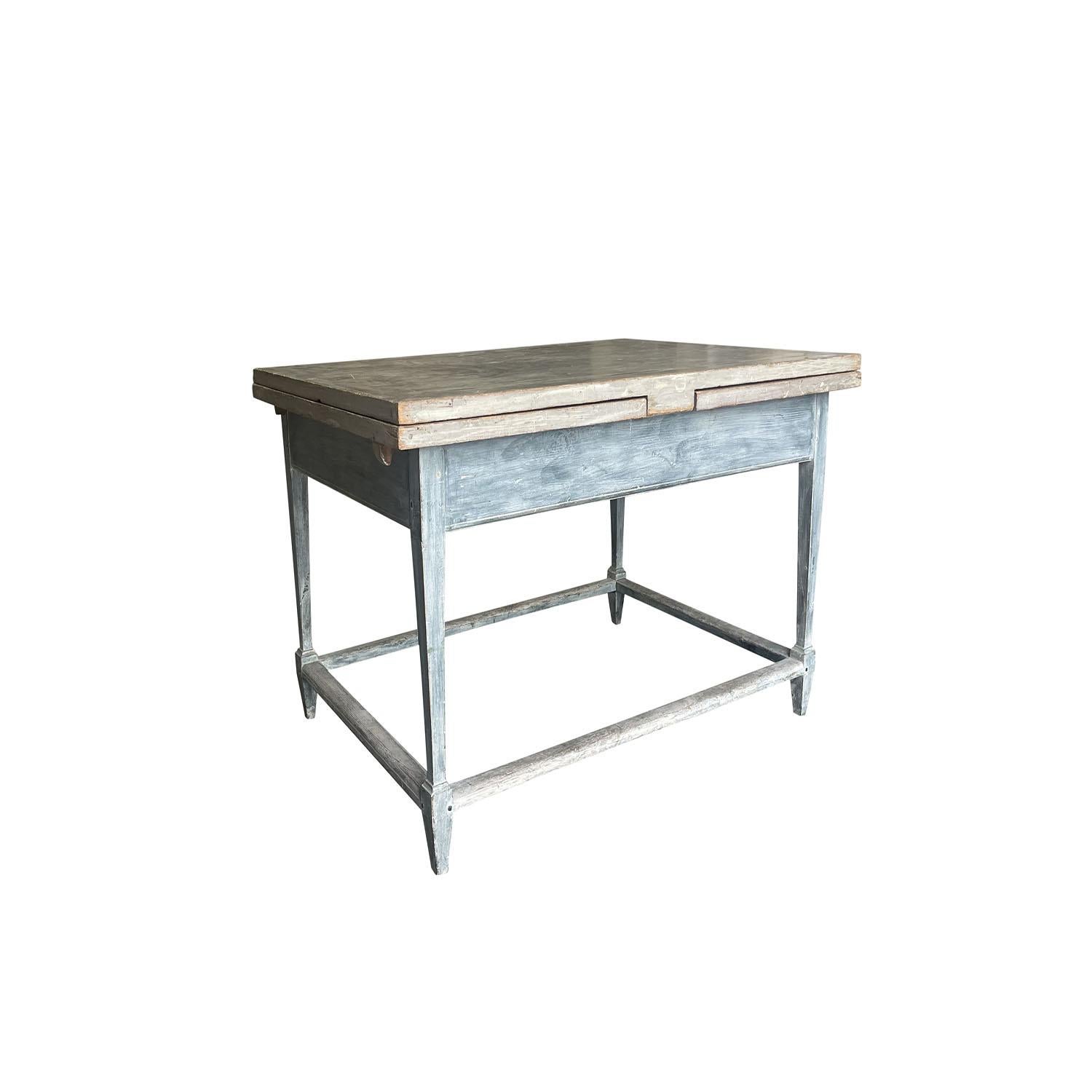 Table de cuisine ancienne en pin provençal français du 19ème - 20ème siècle en vente 1