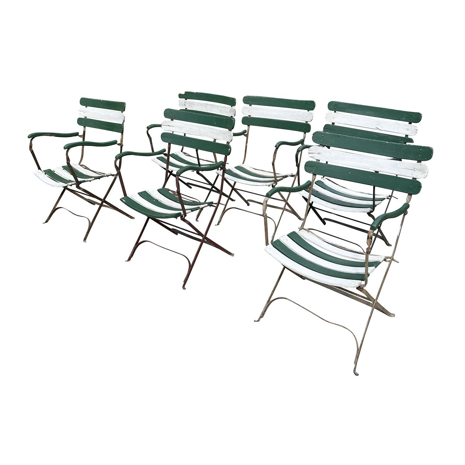 Französischer Satz von sechs antiken schmiedeeisernen Gartenstühlen aus dem 19. bis 20. Jahrhundert (Handgeschnitzt) im Angebot