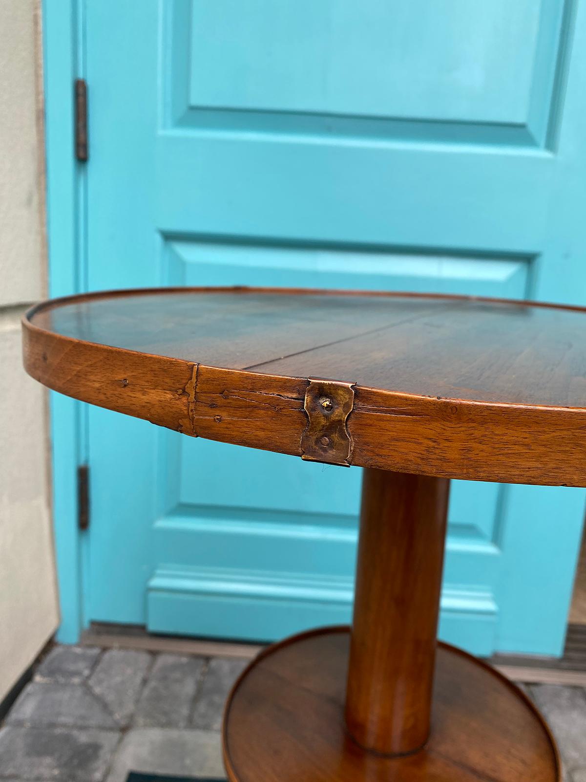 19th-20th Century French Walnut Round Side Tripod Table For Sale 5