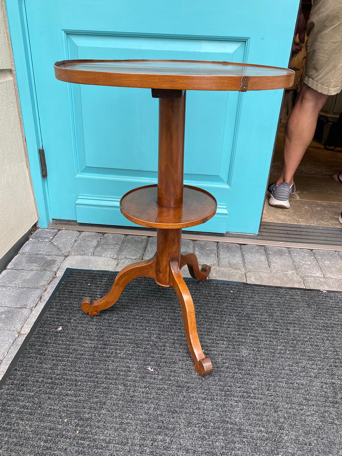 19th-20th Century French Walnut Round Side Tripod Table For Sale 7