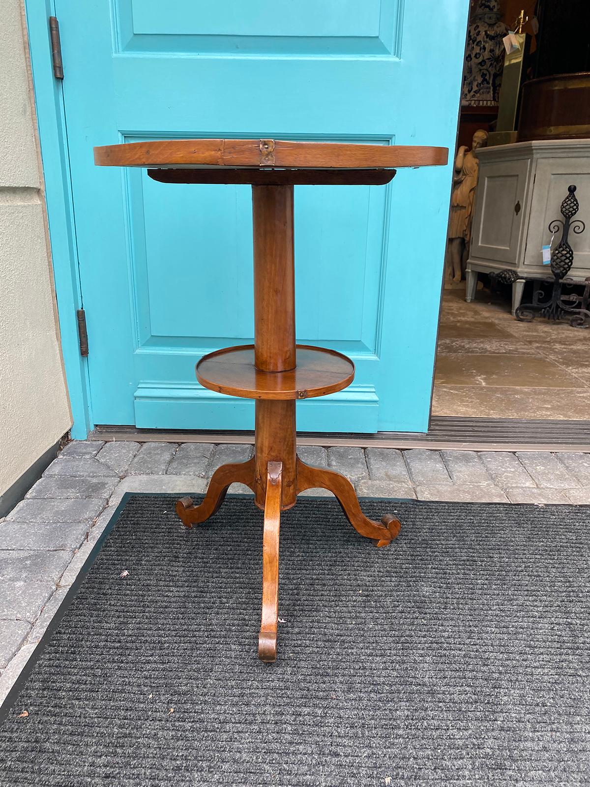 19th-20th Century French Walnut Round Side Tripod Table For Sale 8