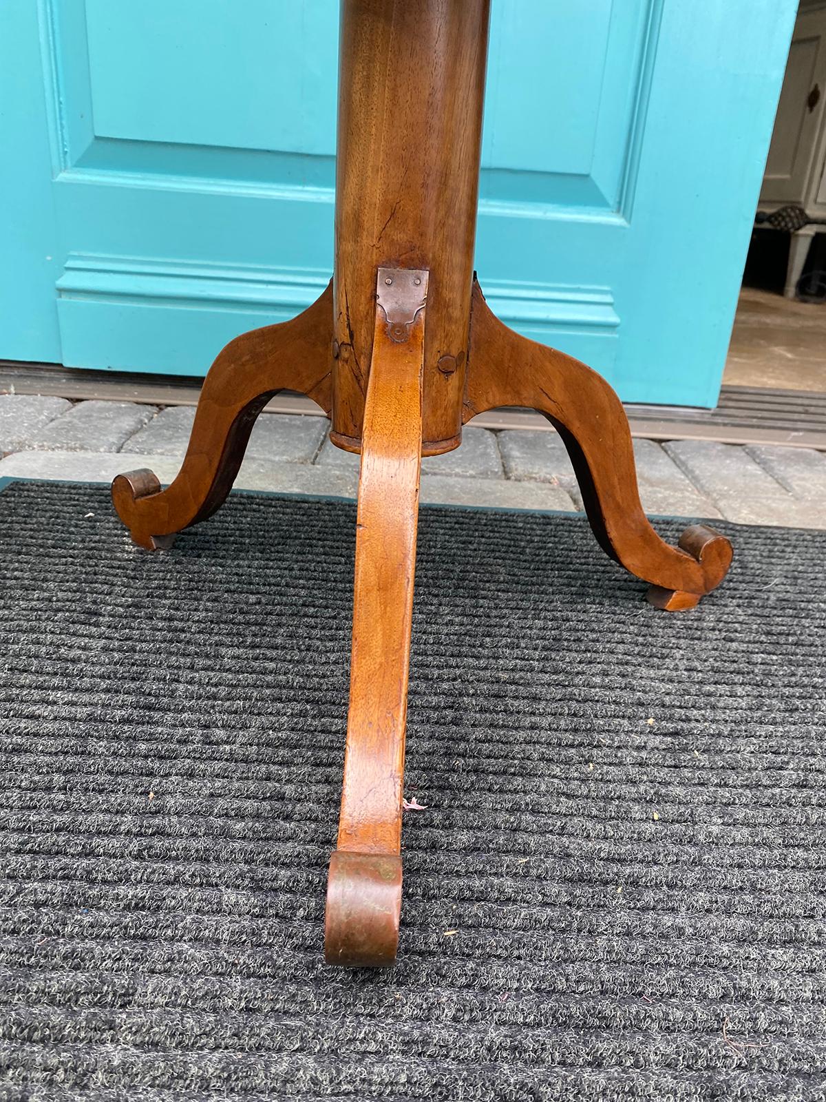 19th-20th Century French Walnut Round Side Tripod Table For Sale 1