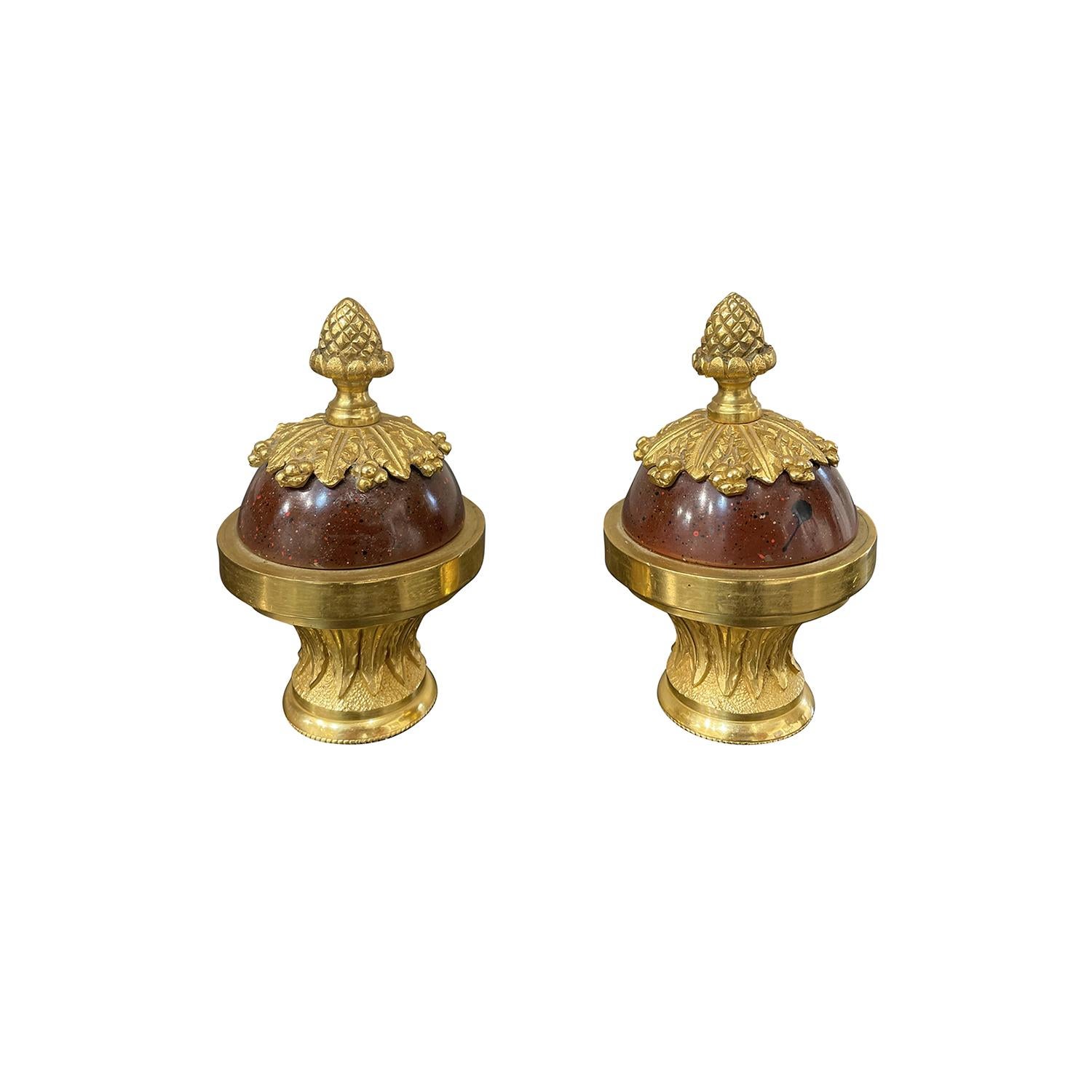 19th - 20th Century Gold-Red French Empire Pair of Porcelain, Gilded Cassoulette For Sale 1