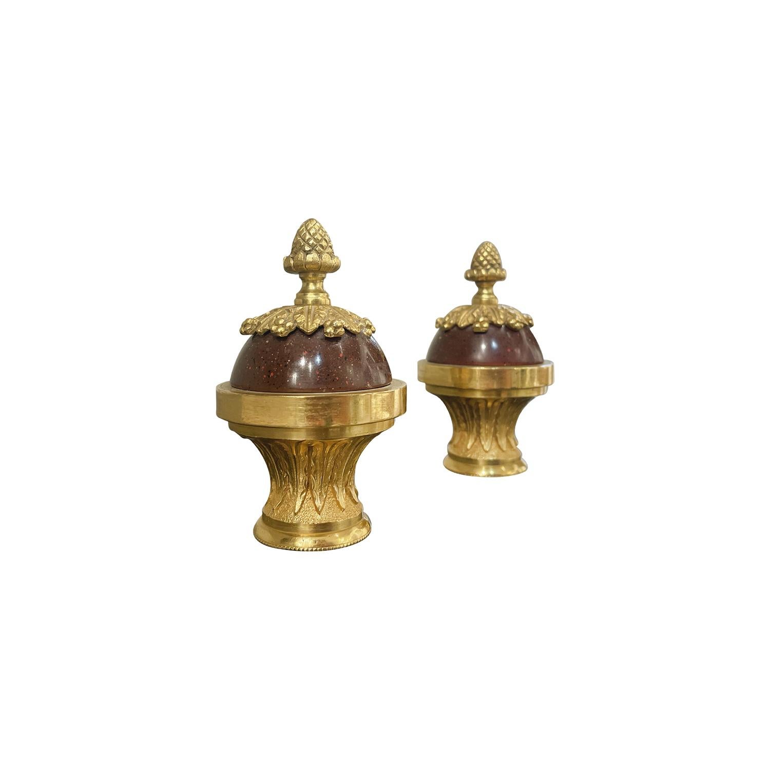 19th - 20th Century Gold-Red French Empire Pair of Porcelain, Gilded Cassoulette For Sale 2