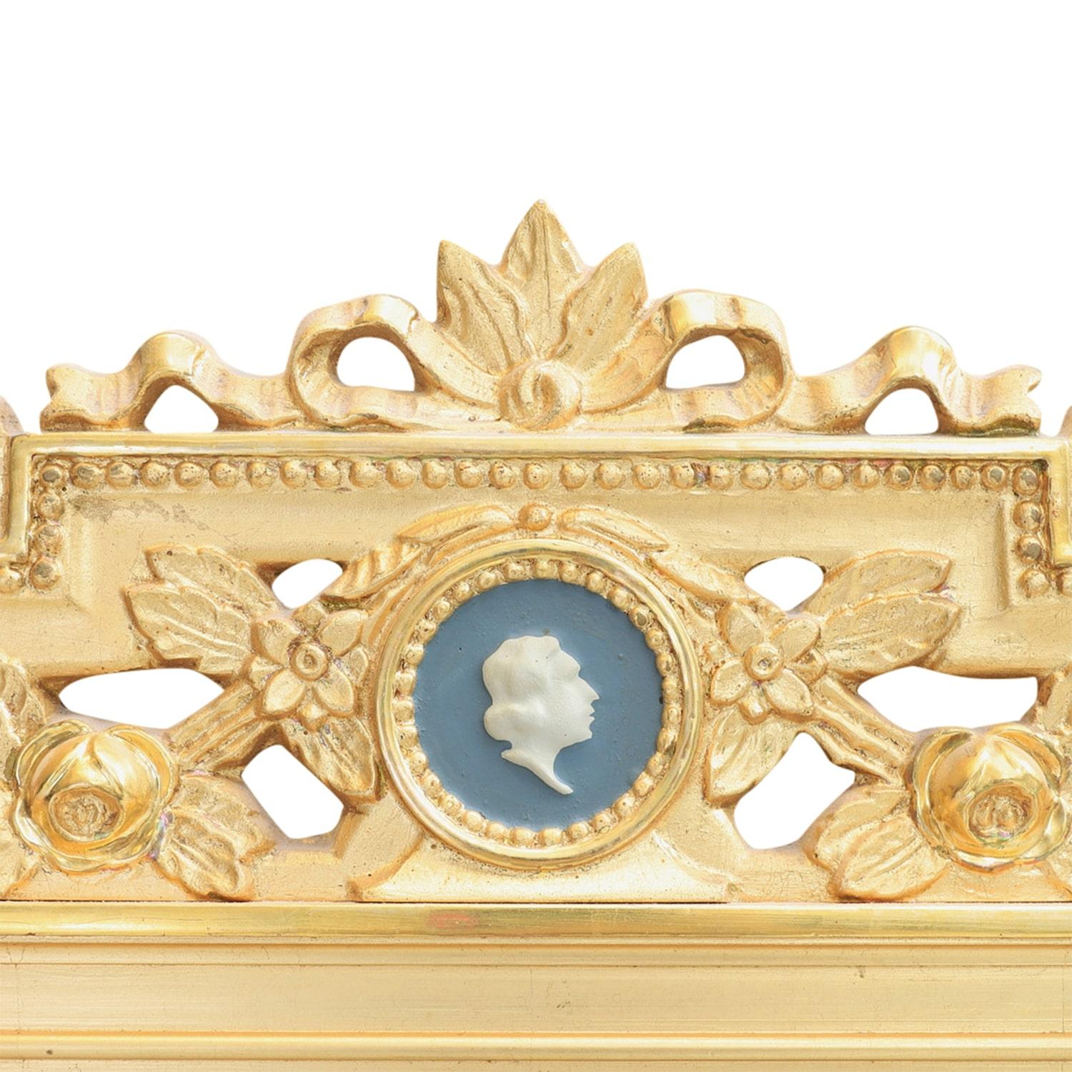 19th - 20th Century Gold Swedish Gustavian Gilded Pinewood Wall Glass Mirror In Good Condition For Sale In West Palm Beach, FL
