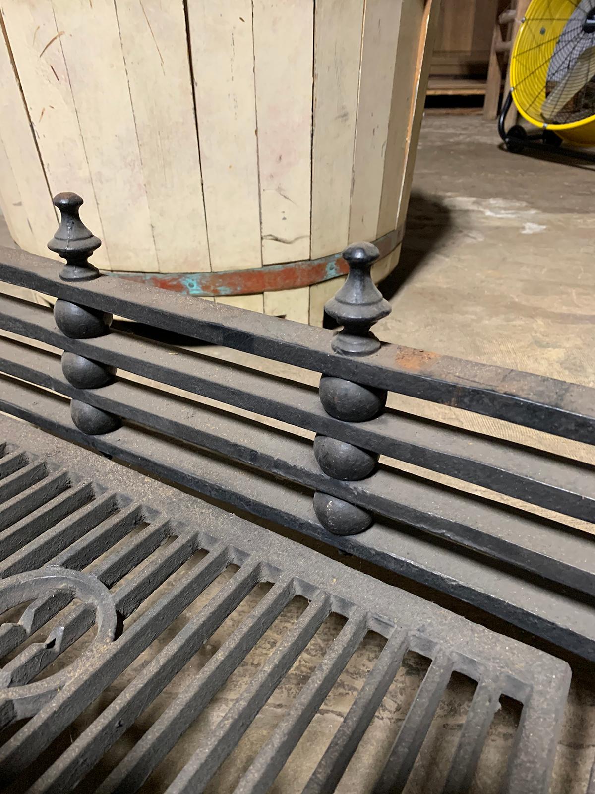 19th-20th Century Iron Fireplace Grate For Sale 8