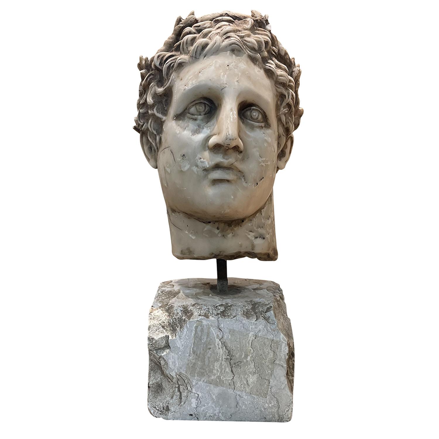 Escultura Emperador en Mármol de Carrara Italiano Siglo XIX - XX, Busto Romano Antiguo en Bueno Estado en West Palm Beach, FL
