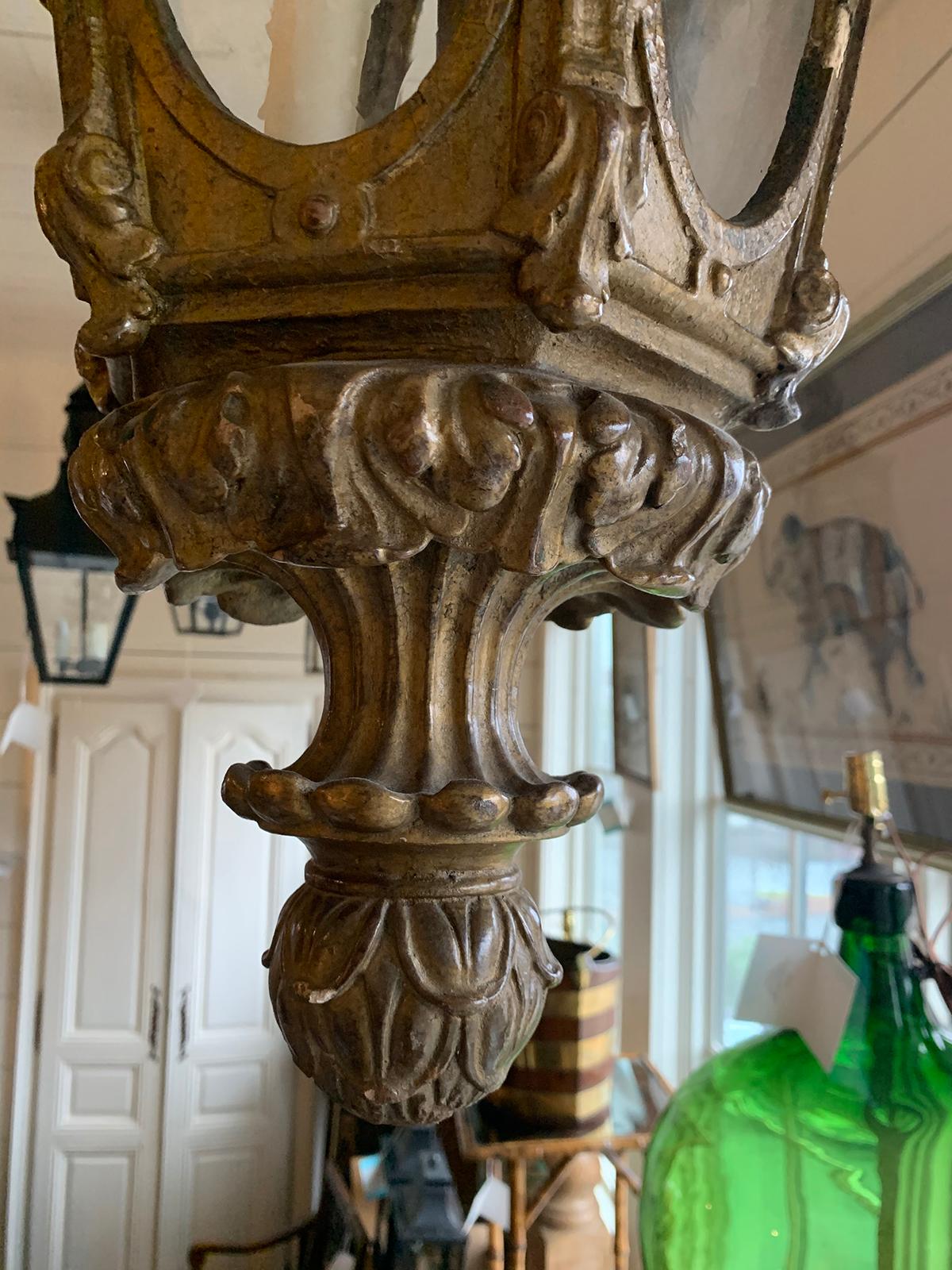 19th-20th Century Italian Carved Giltwood Lantern with Cherubs For Sale 1