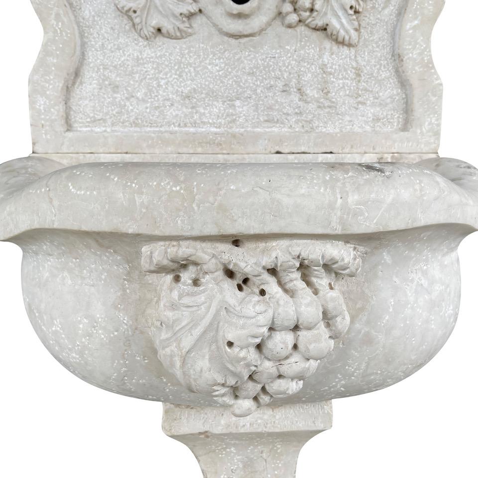 19e - 20e siècle Italienne Fontana a Muro Istria Bon état - En vente à West Palm Beach, FL