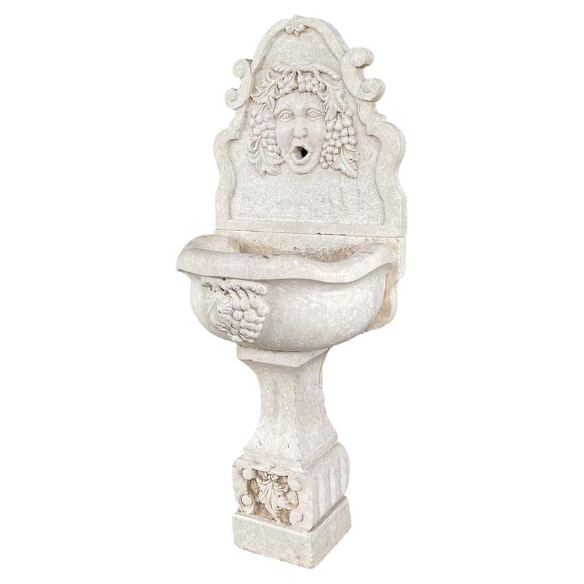 19e - 20e siècle Italienne Fontana a Muro Istria en vente